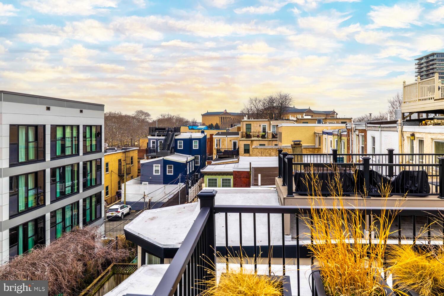 2214 BRANDYWINE STREET