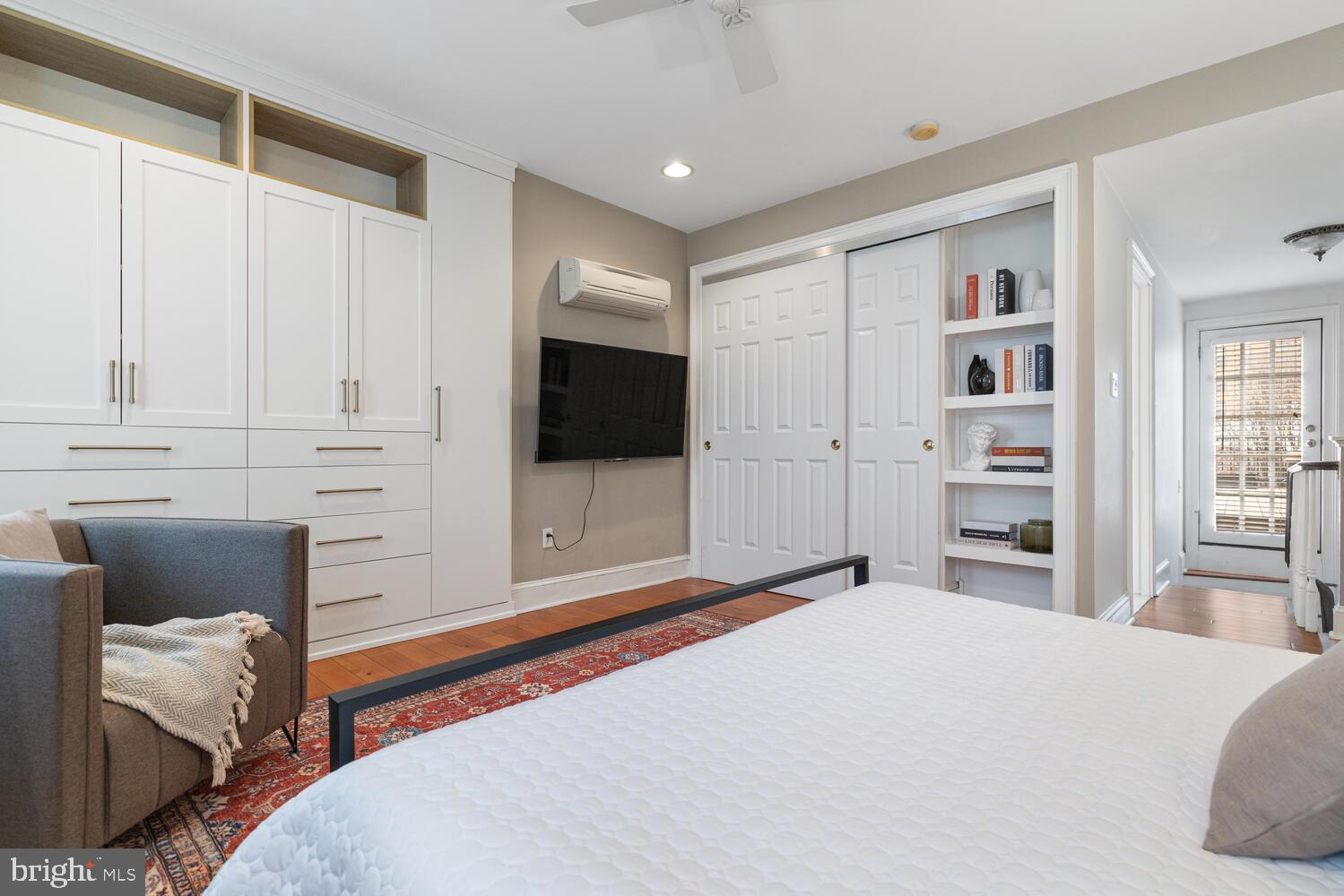 2214 BRANDYWINE STREET