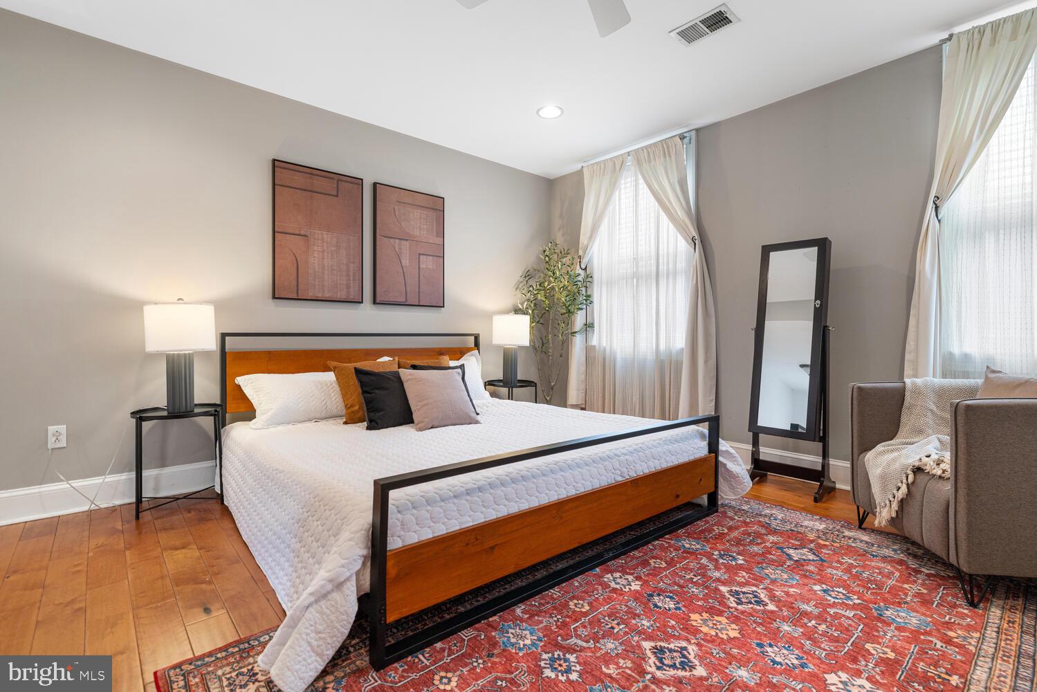 2214 BRANDYWINE STREET