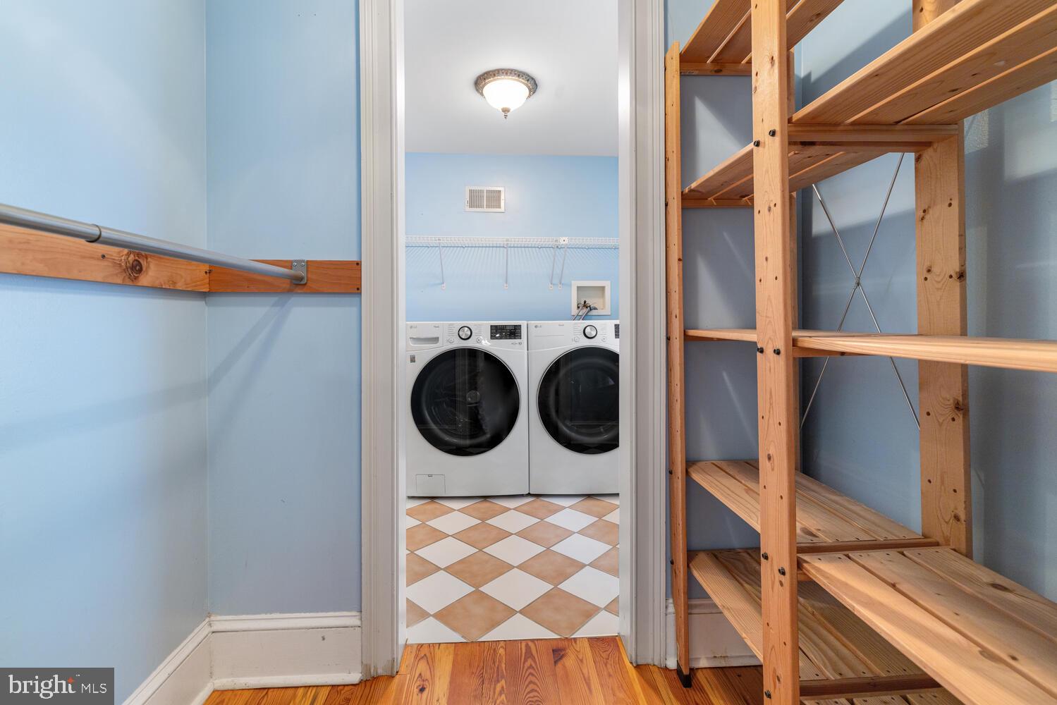 2214 BRANDYWINE STREET