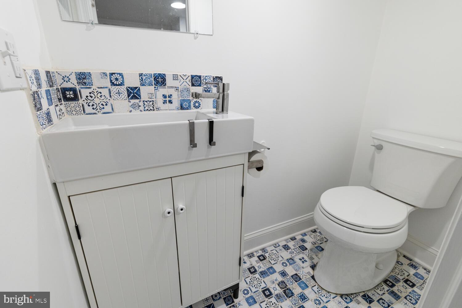 2214 BRANDYWINE STREET