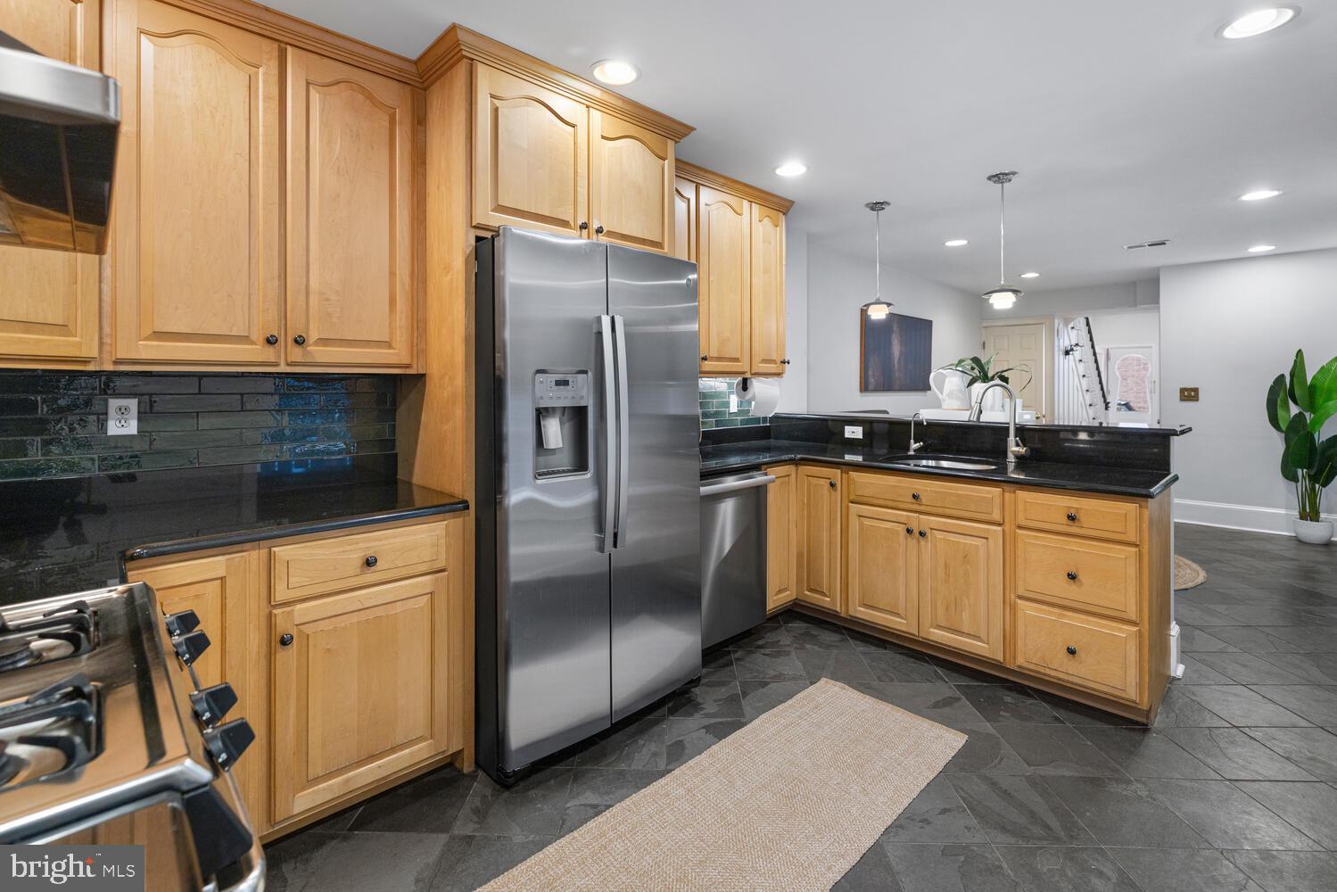 2214 BRANDYWINE STREET