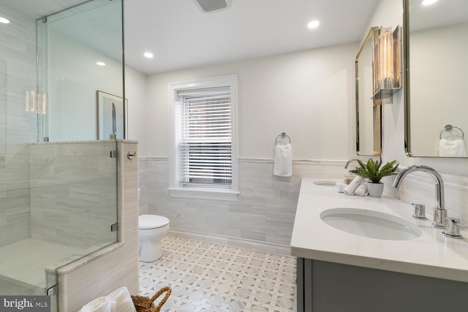 2214 BRANDYWINE STREET