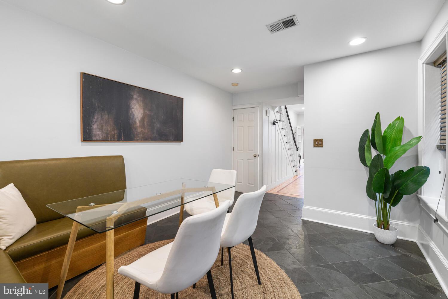 2214 BRANDYWINE STREET