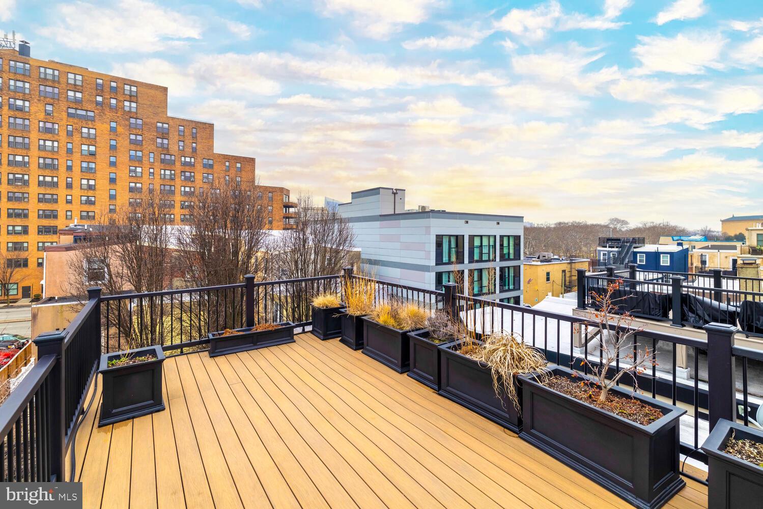 2214 BRANDYWINE STREET