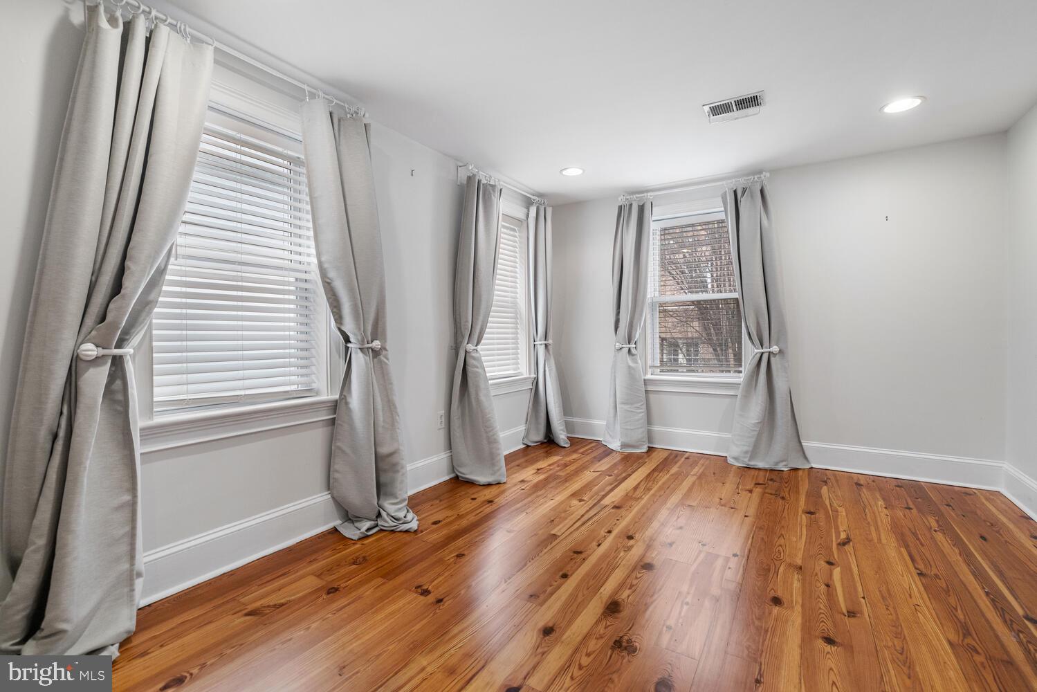 2214 BRANDYWINE STREET