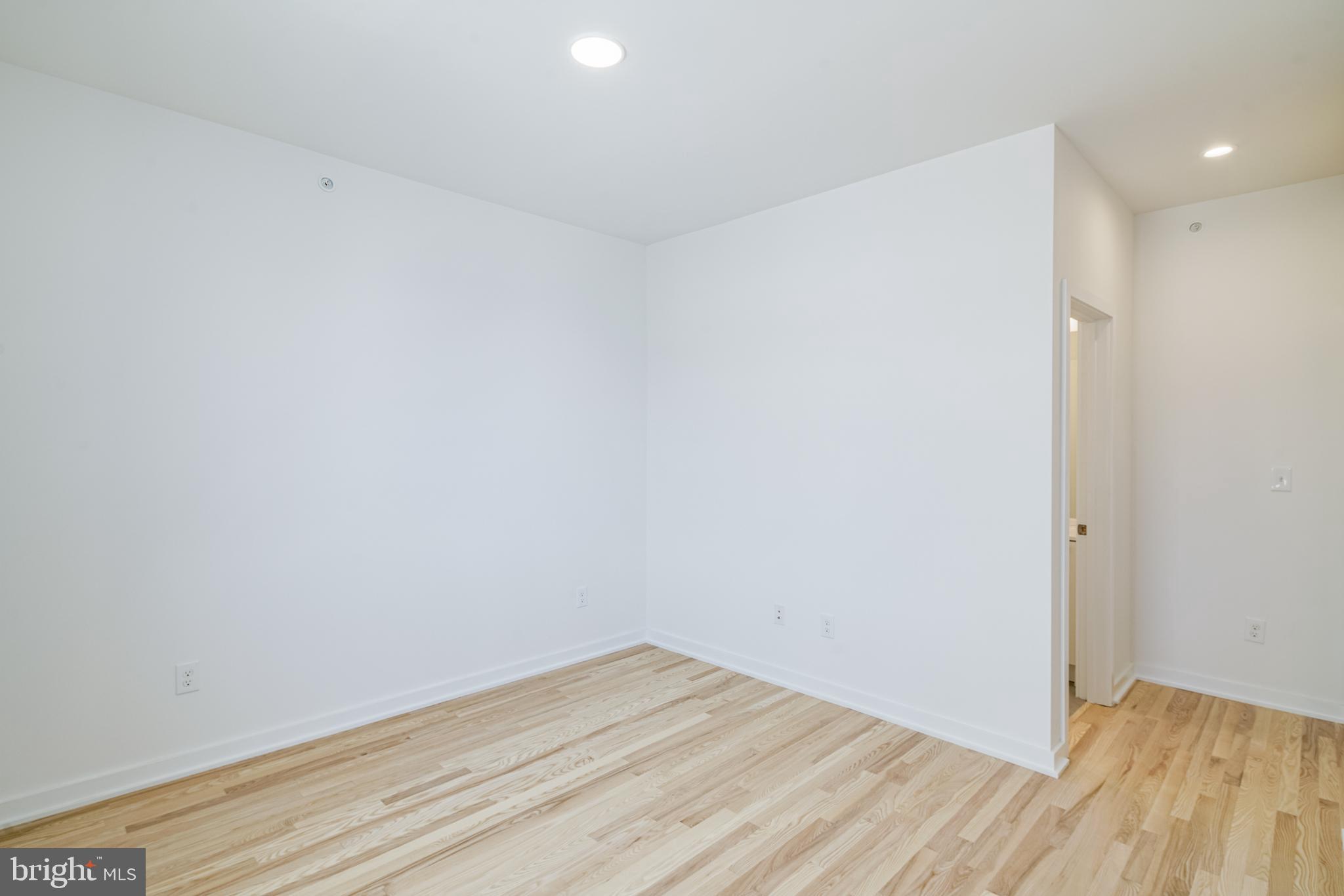 1842 E HAROLD STREET 5