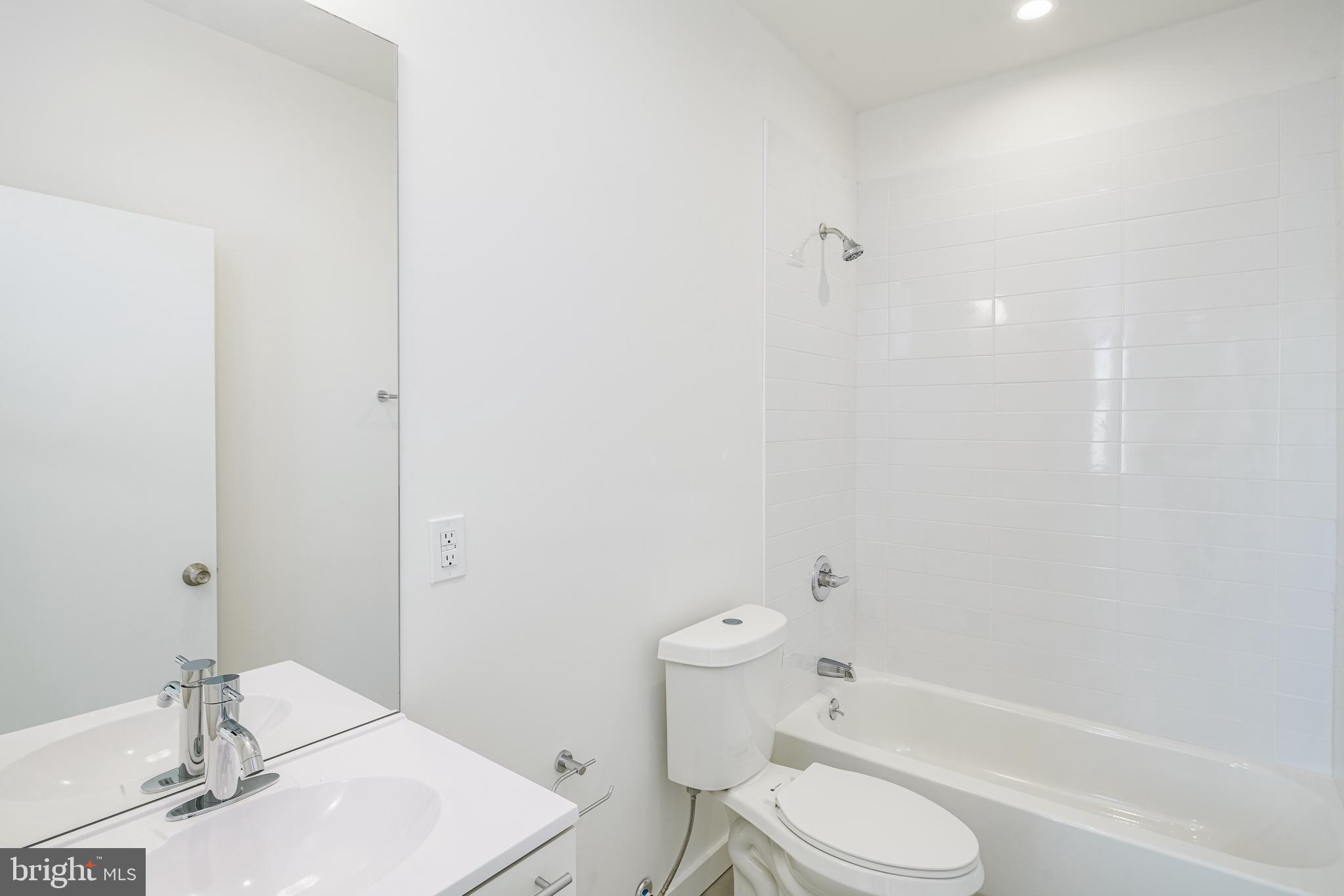 1842 E HAROLD STREET 5