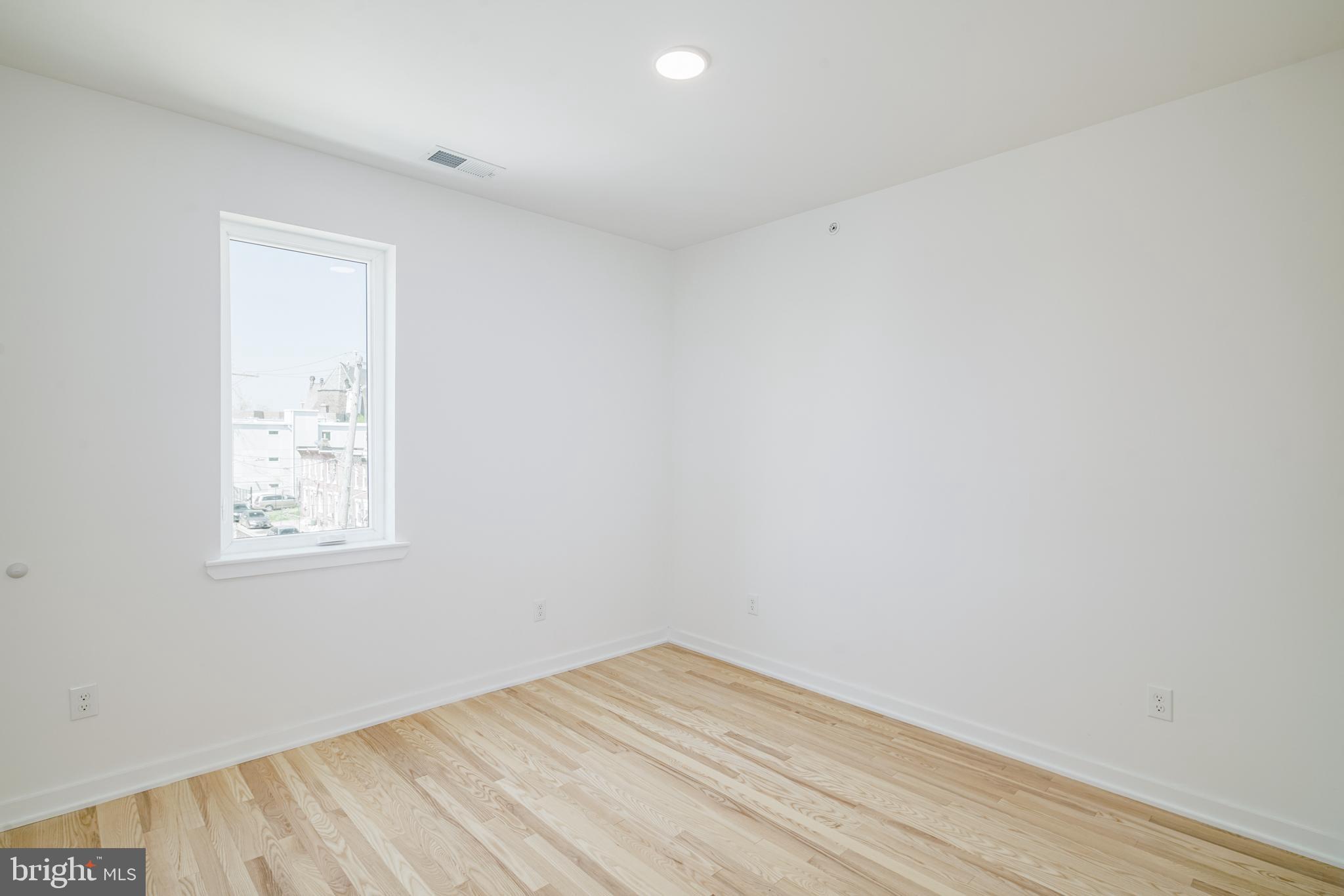 1842 E HAROLD STREET 5