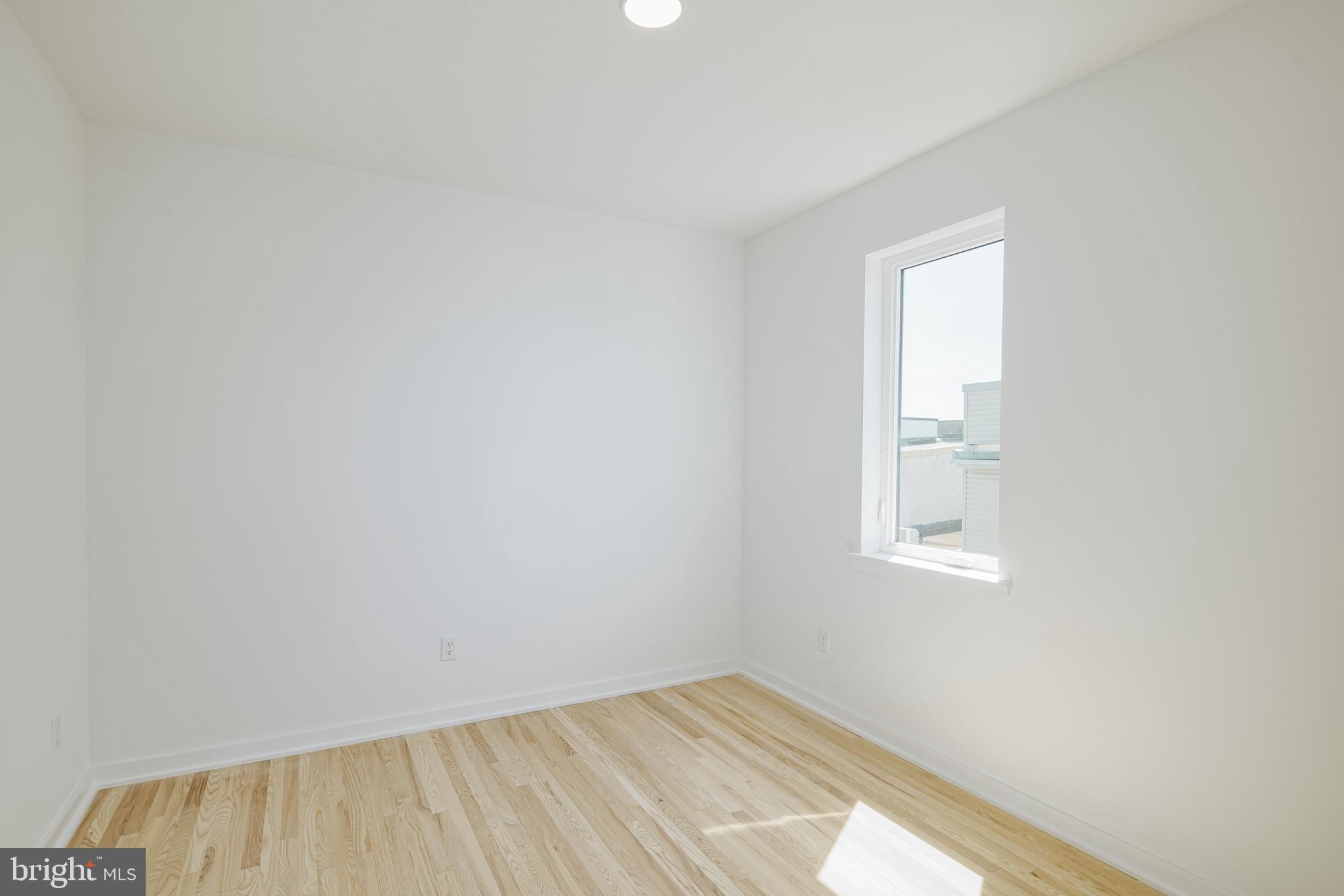 1842 E HAROLD STREET 5