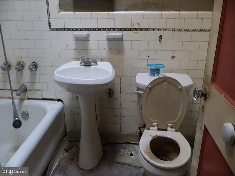 1906 PLYMOUTH STREET