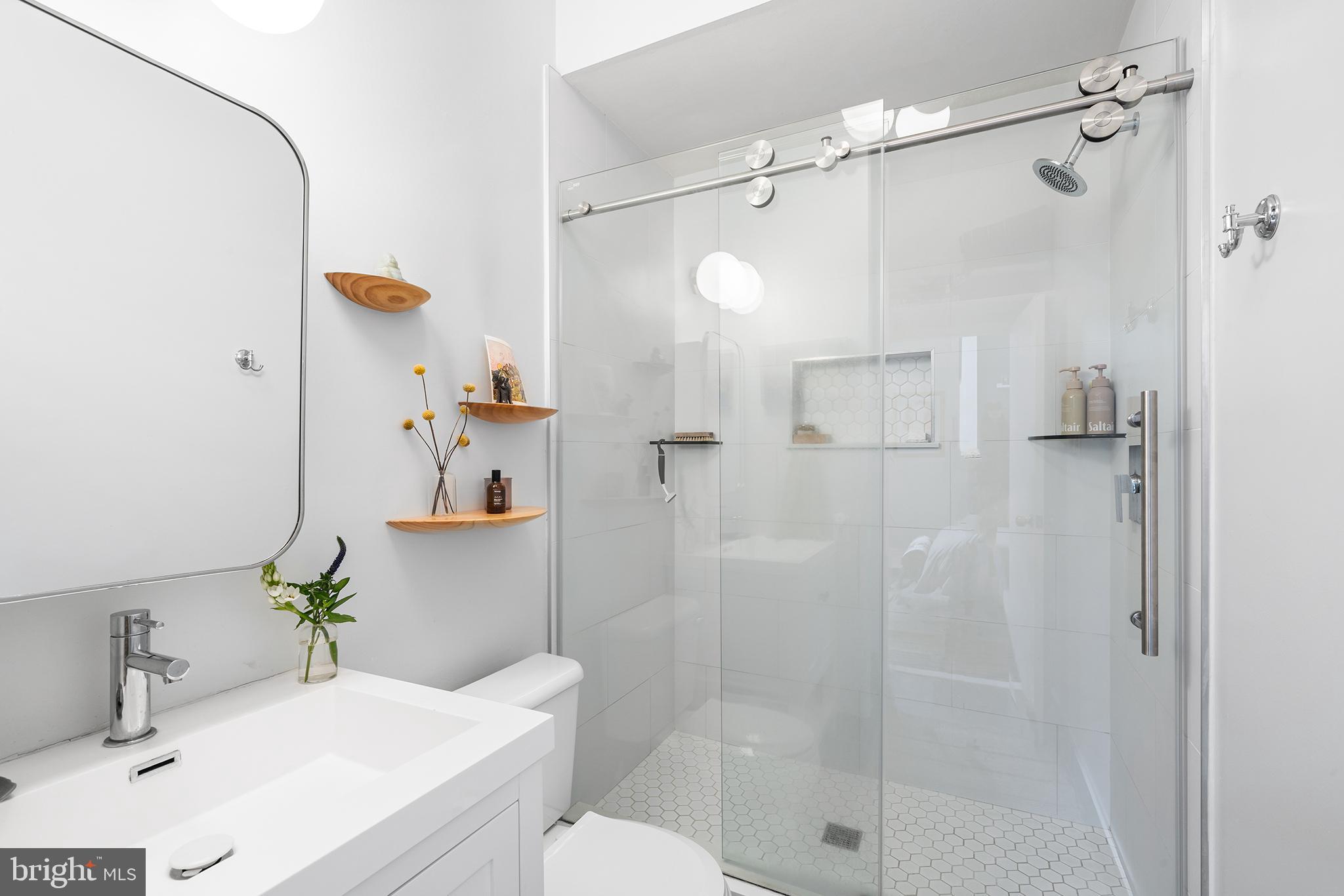 1238 CALLOWHILL STREET 202