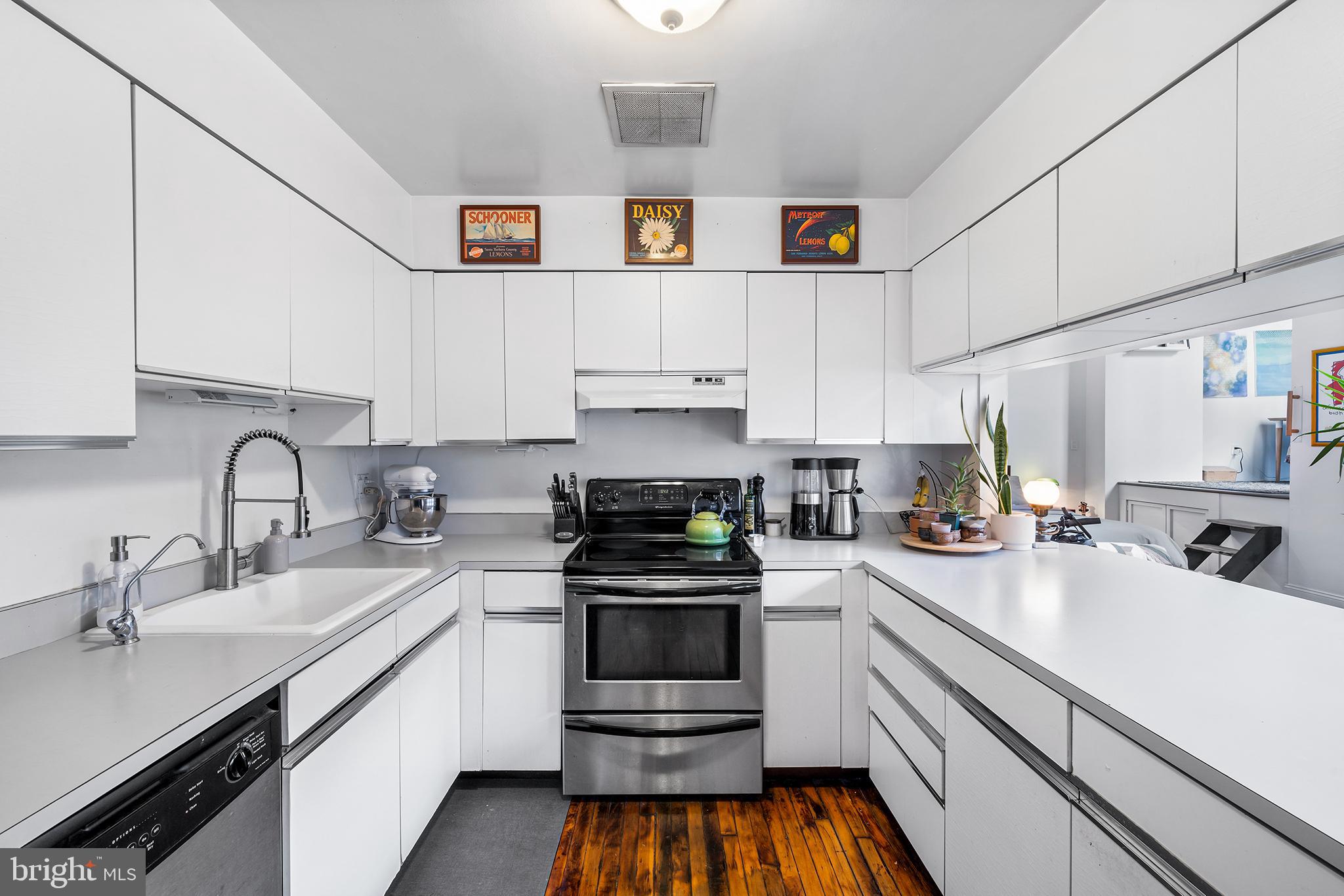 1238 CALLOWHILL STREET 202