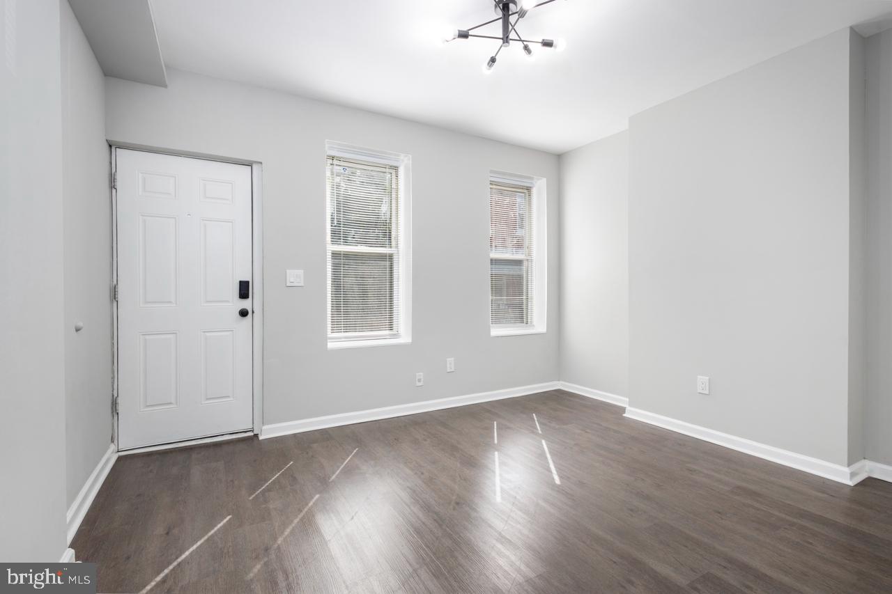 2316 N MYRTLEWOOD STREET