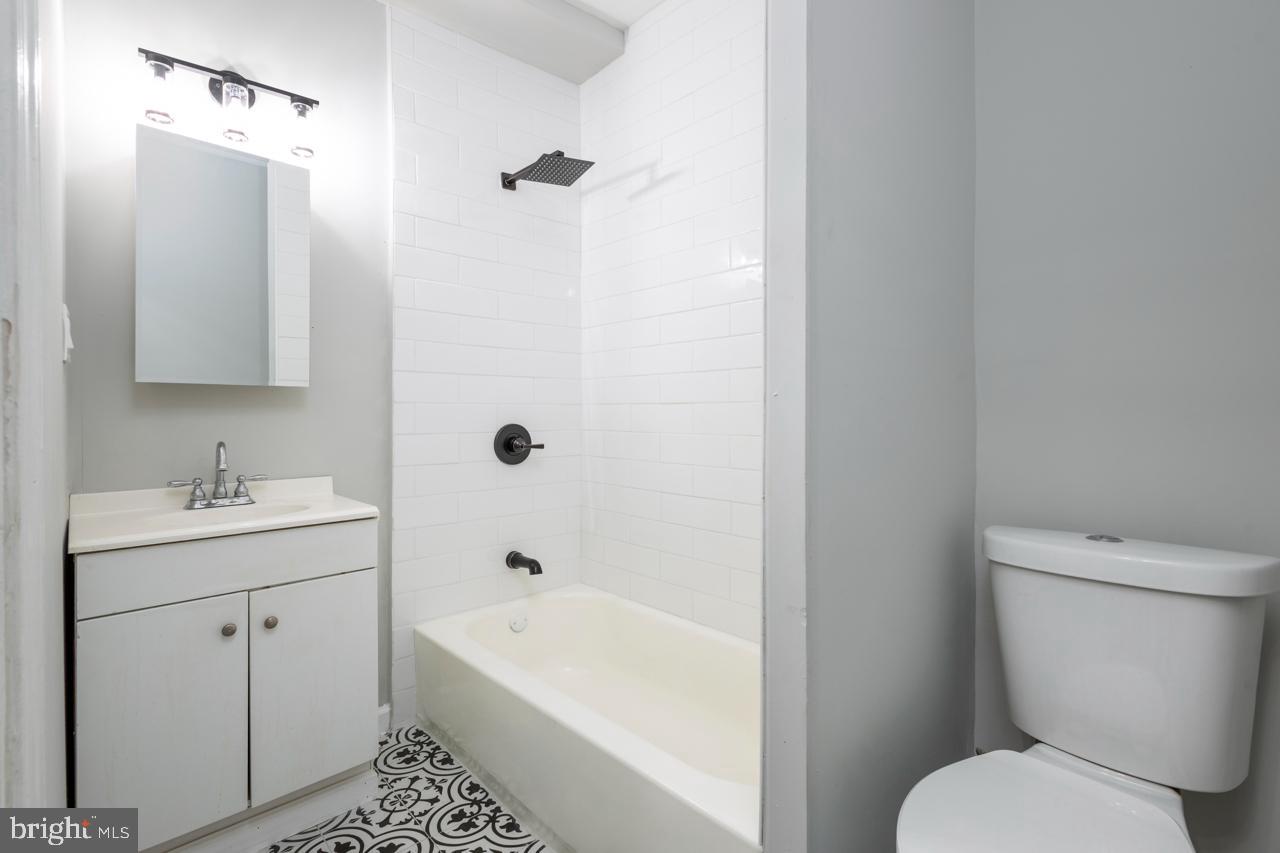 2316 N MYRTLEWOOD STREET