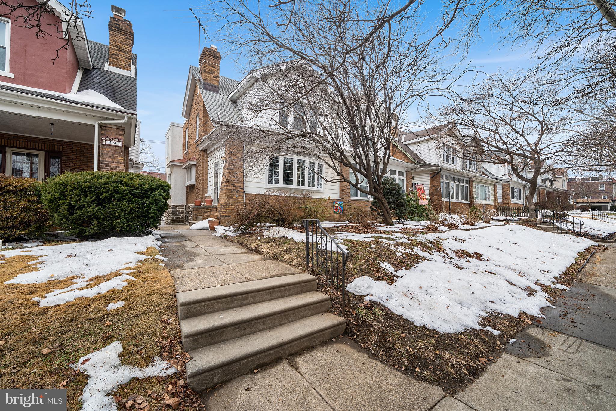 990 E GODFREY AVENUE