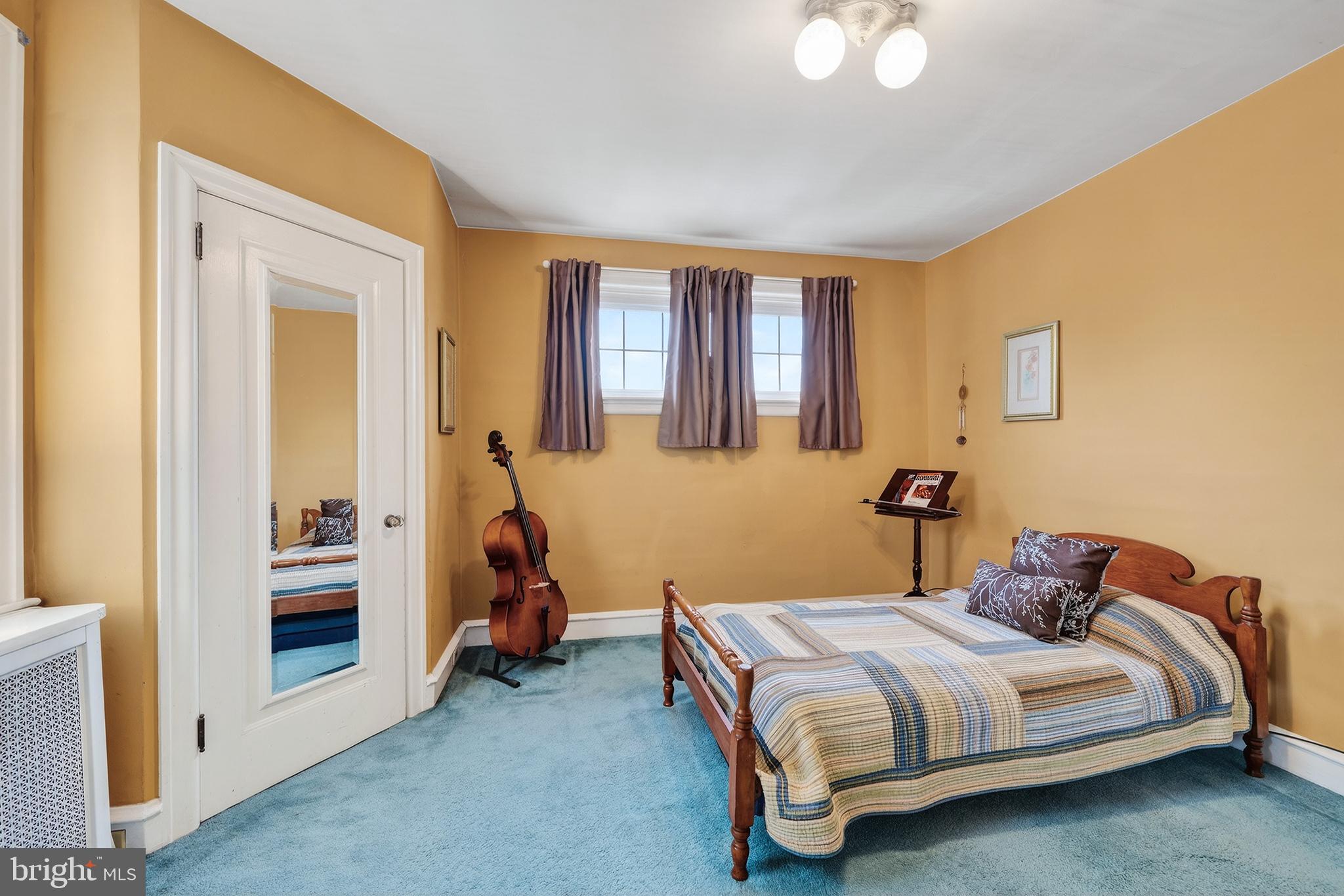 990 E GODFREY AVENUE