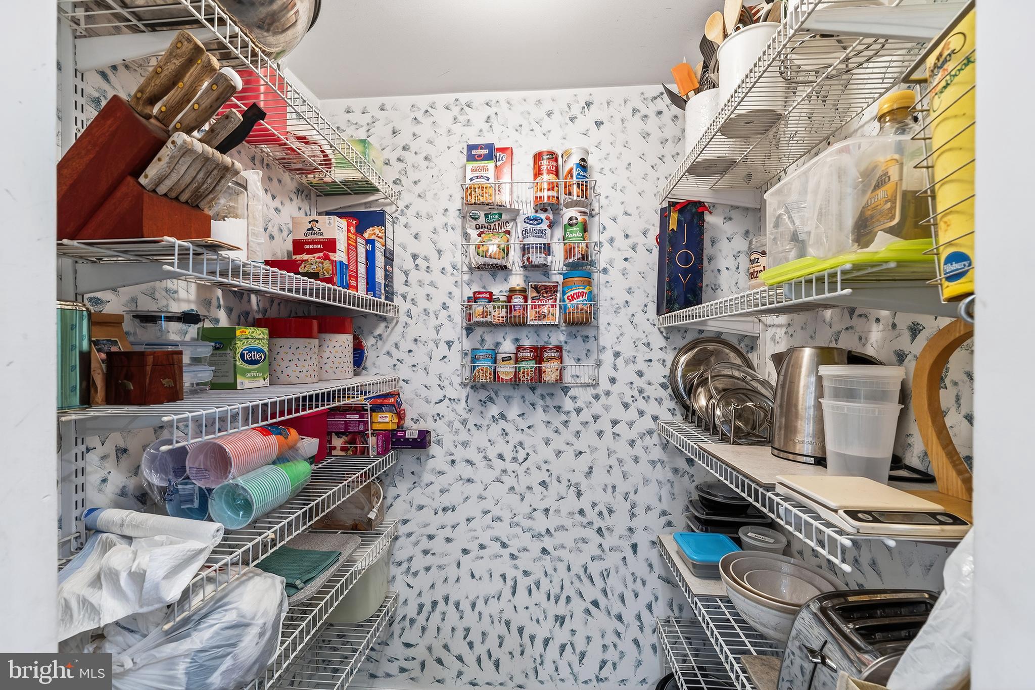 990 E GODFREY AVENUE