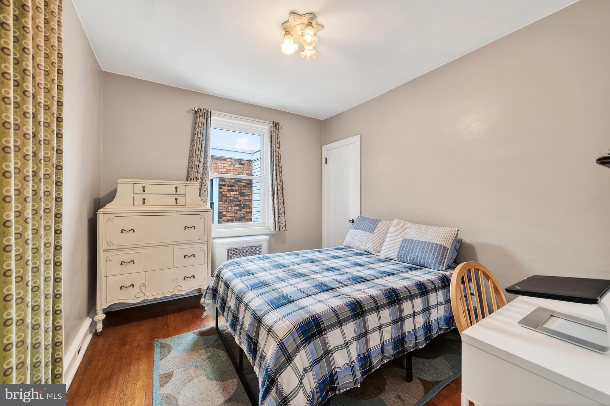 990 E GODFREY AVENUE