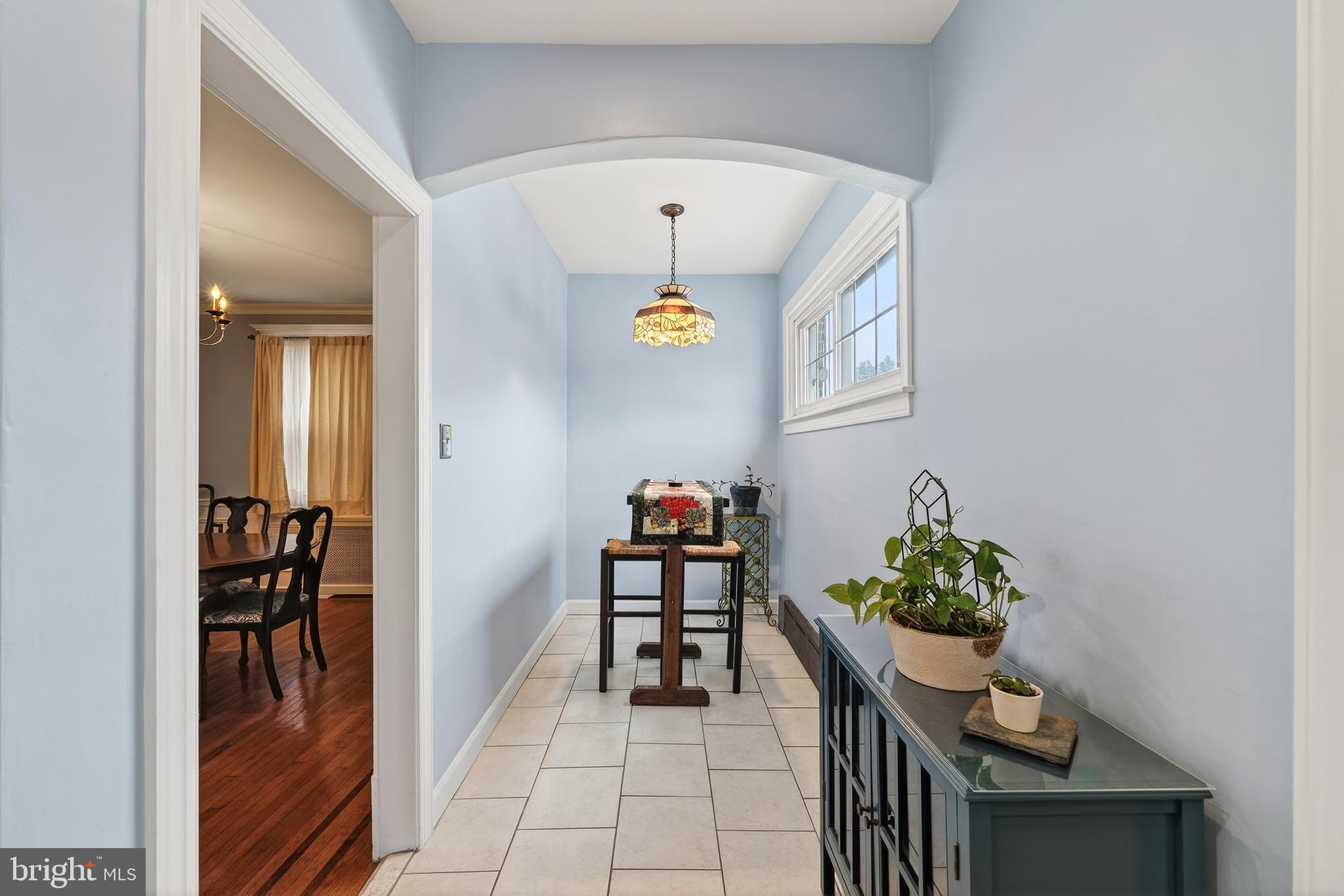 990 E GODFREY AVENUE