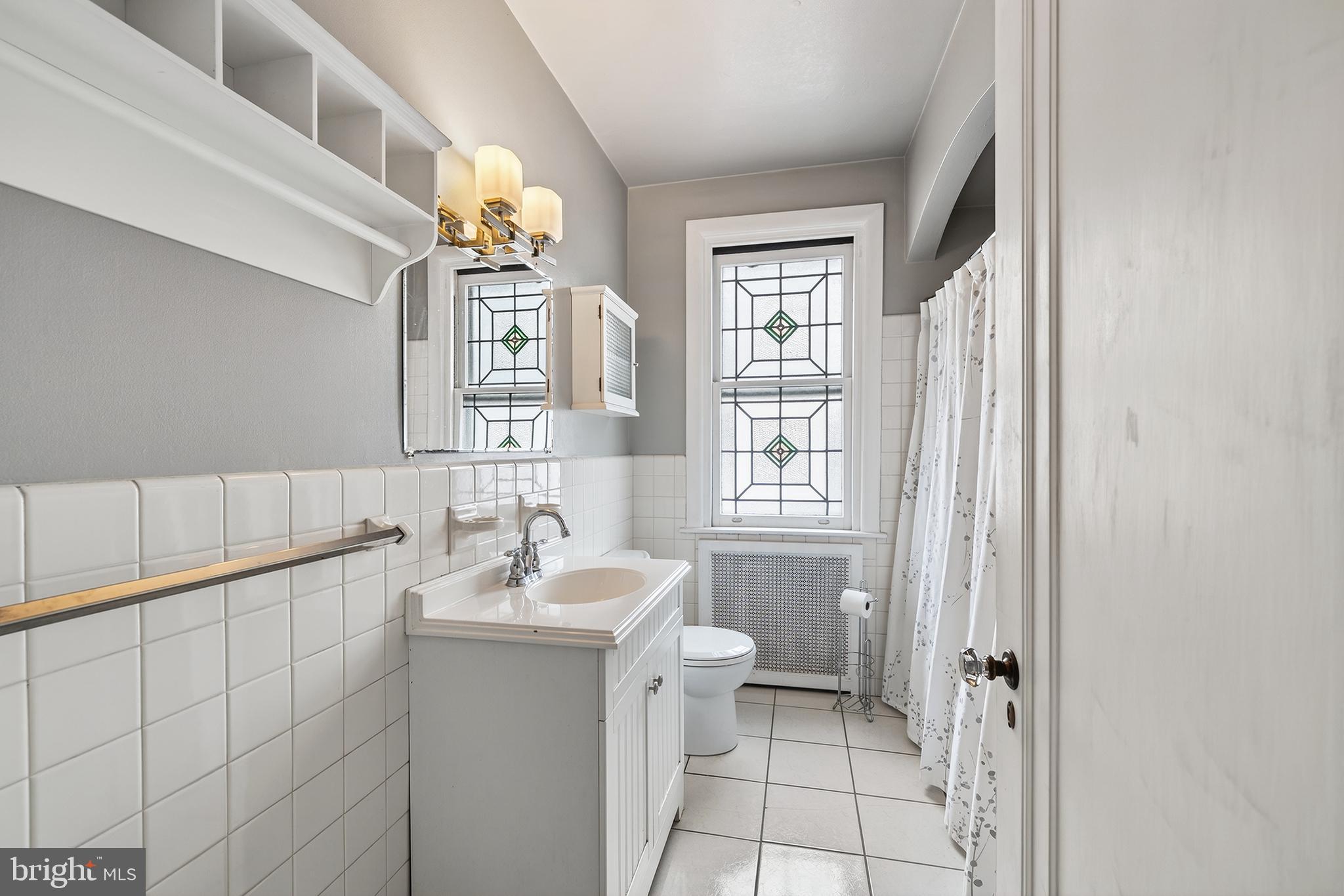 990 E GODFREY AVENUE