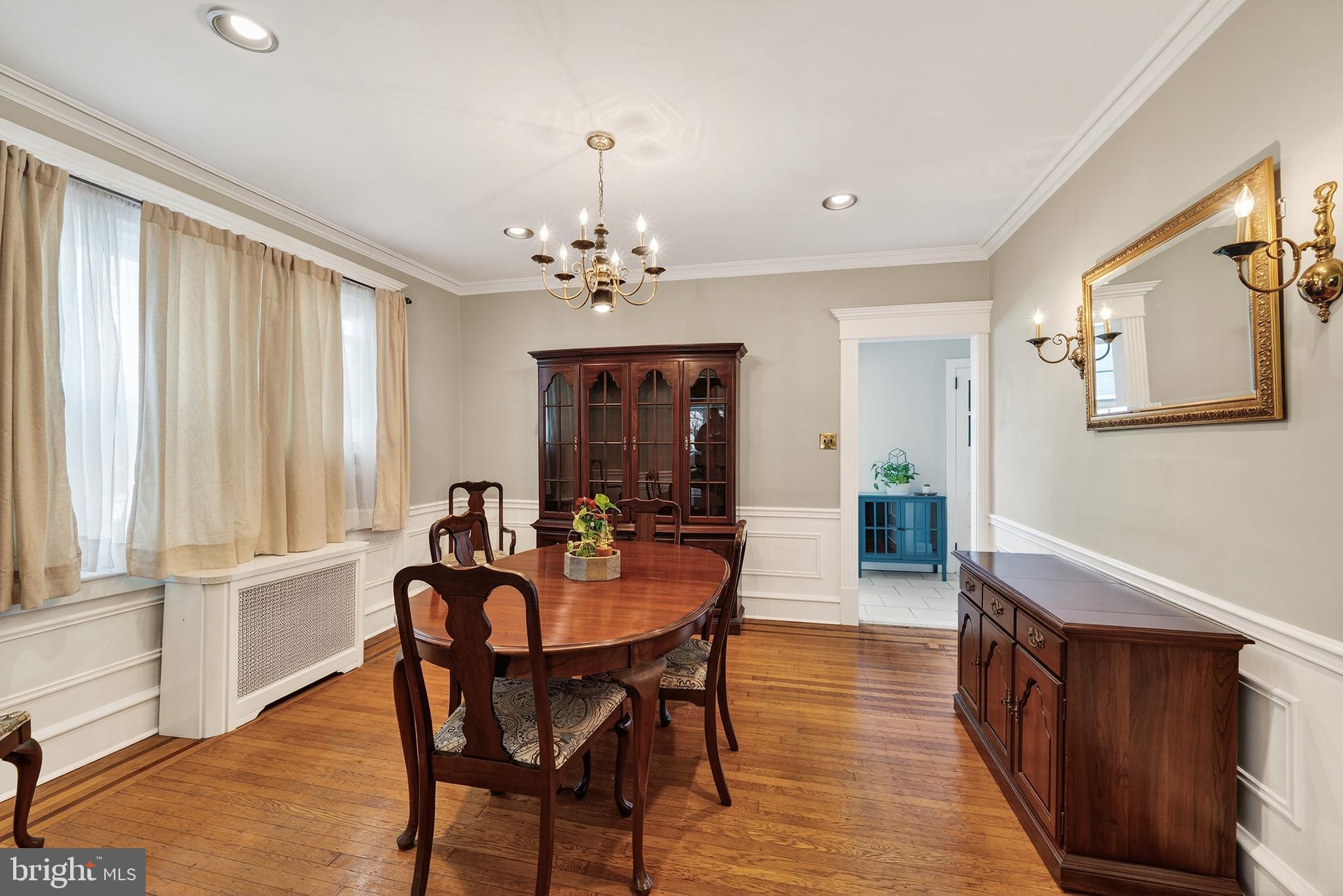 990 E GODFREY AVENUE