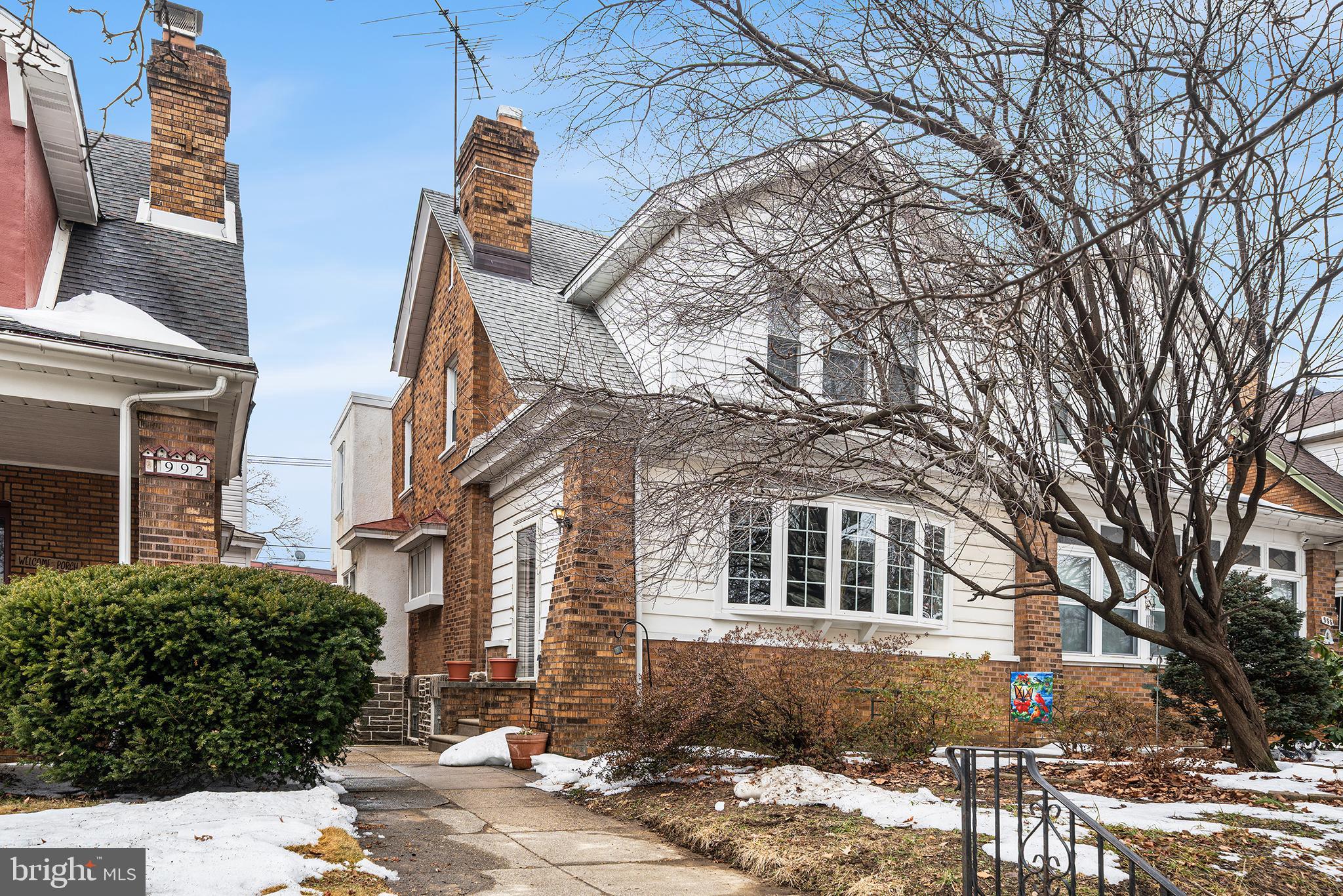 990 E GODFREY AVENUE