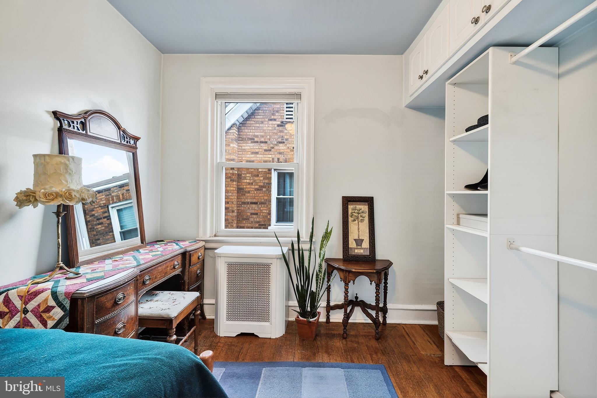 990 E GODFREY AVENUE