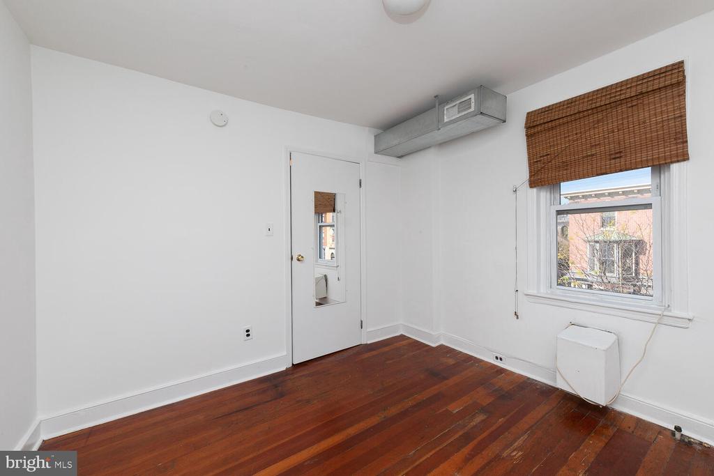 4373 MAIN STREET 3F