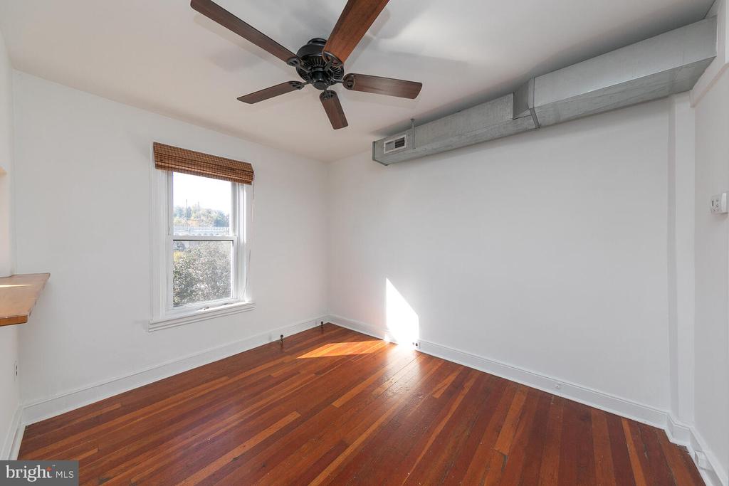 4373 MAIN STREET 3F