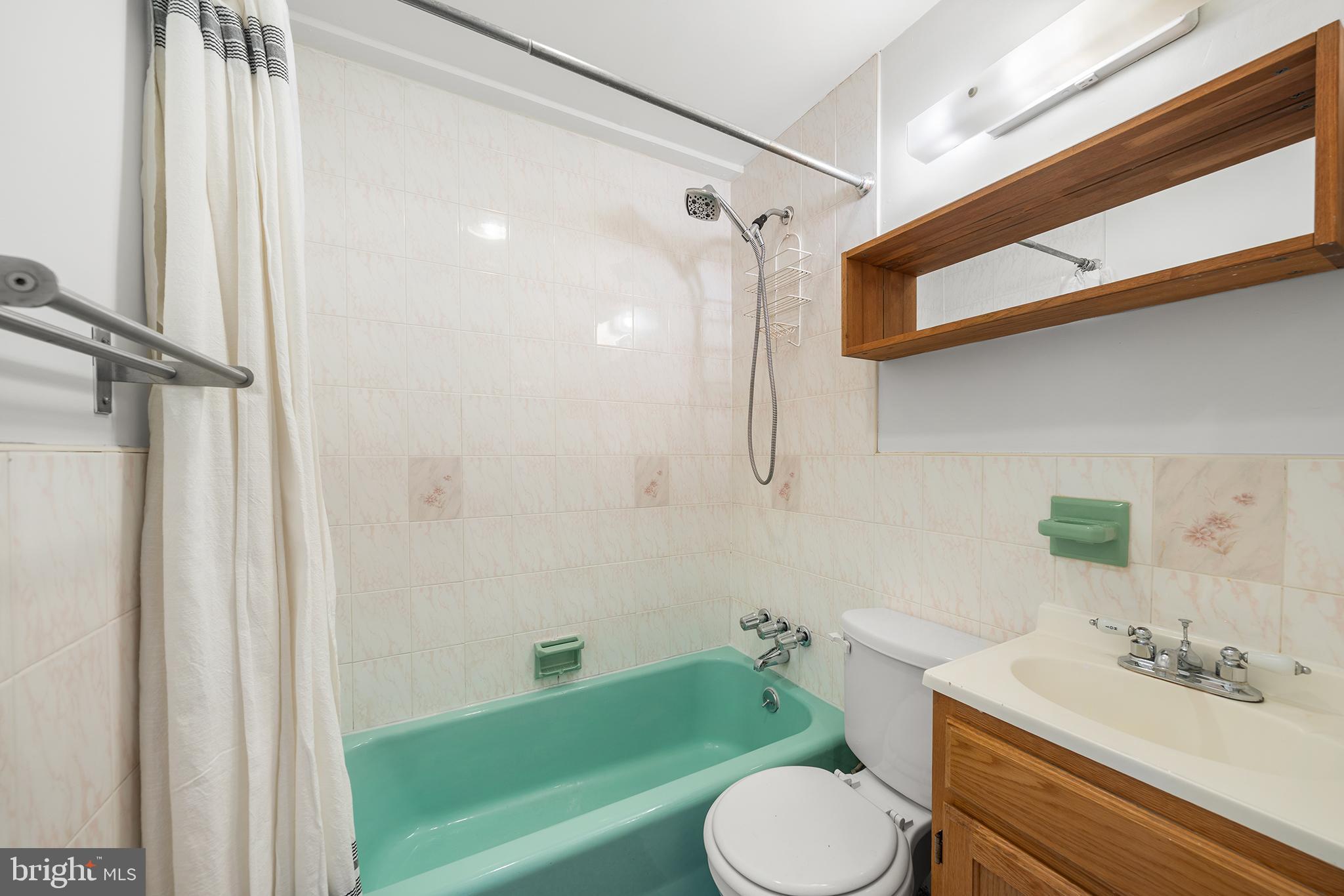 1846 S CHADWICK STREET