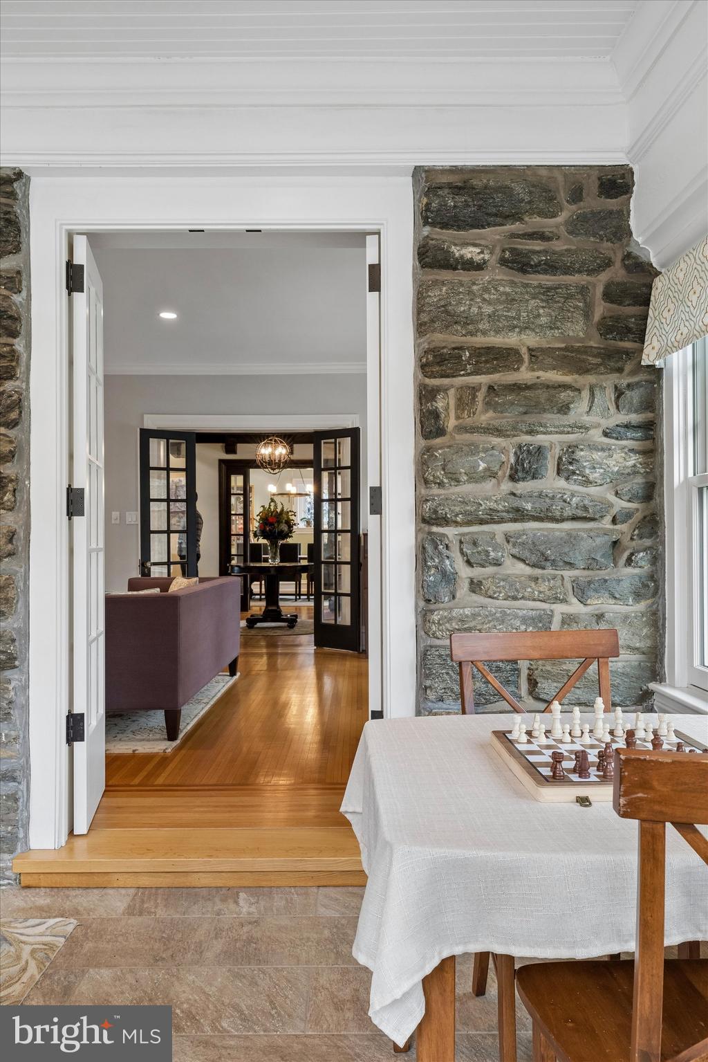 8111 SAINT MARTINS LANE