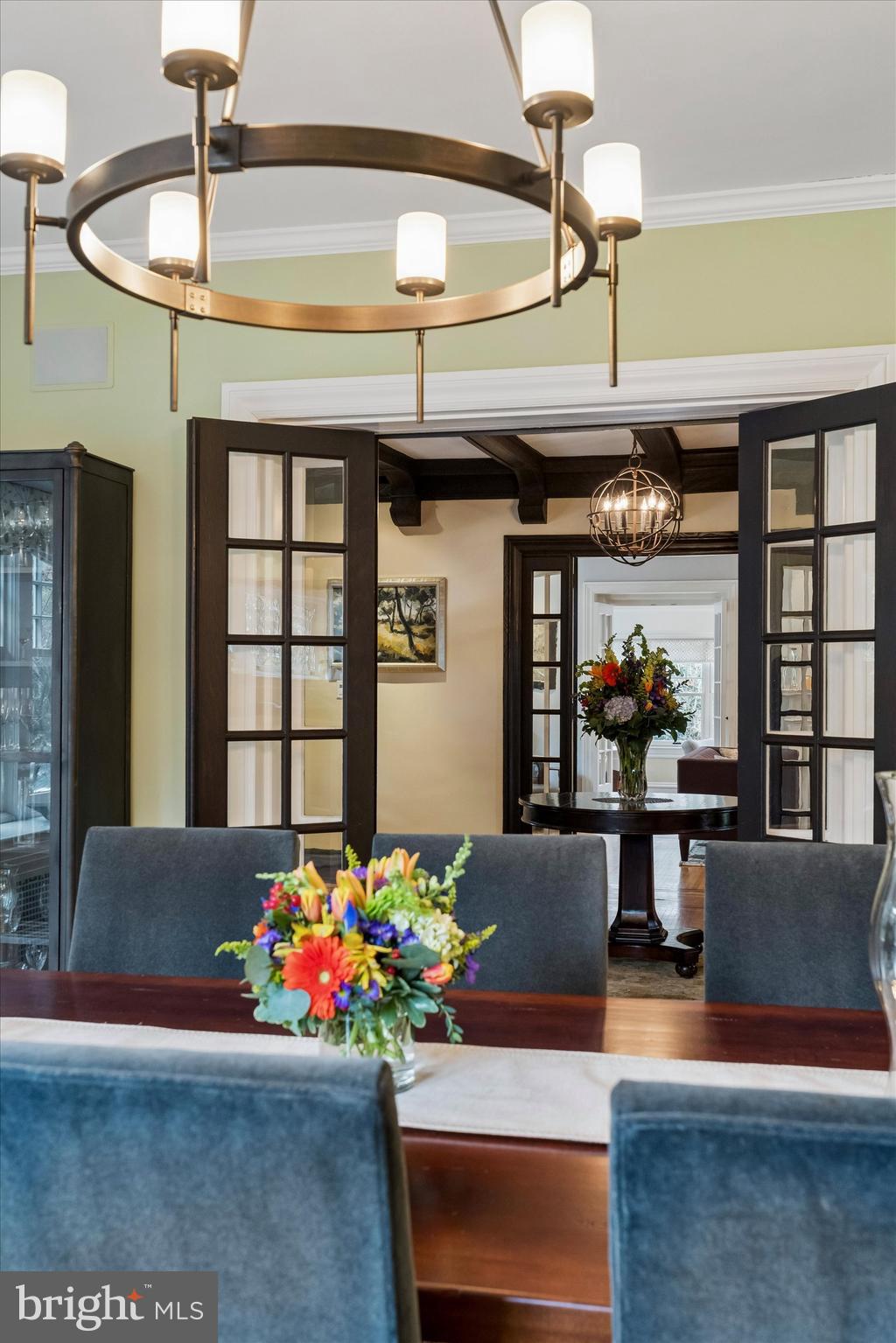 8111 SAINT MARTINS LANE