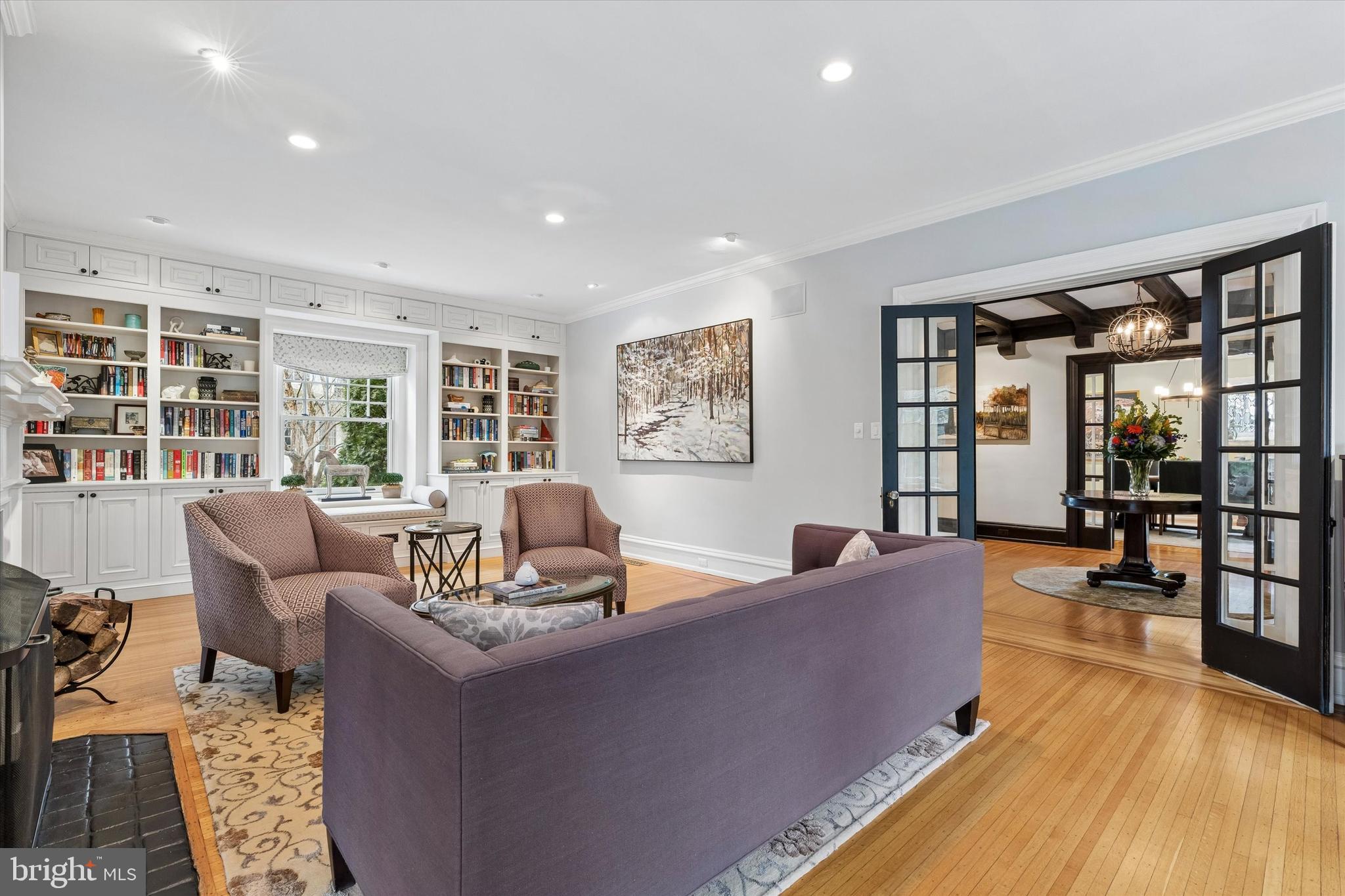 8111 SAINT MARTINS LANE