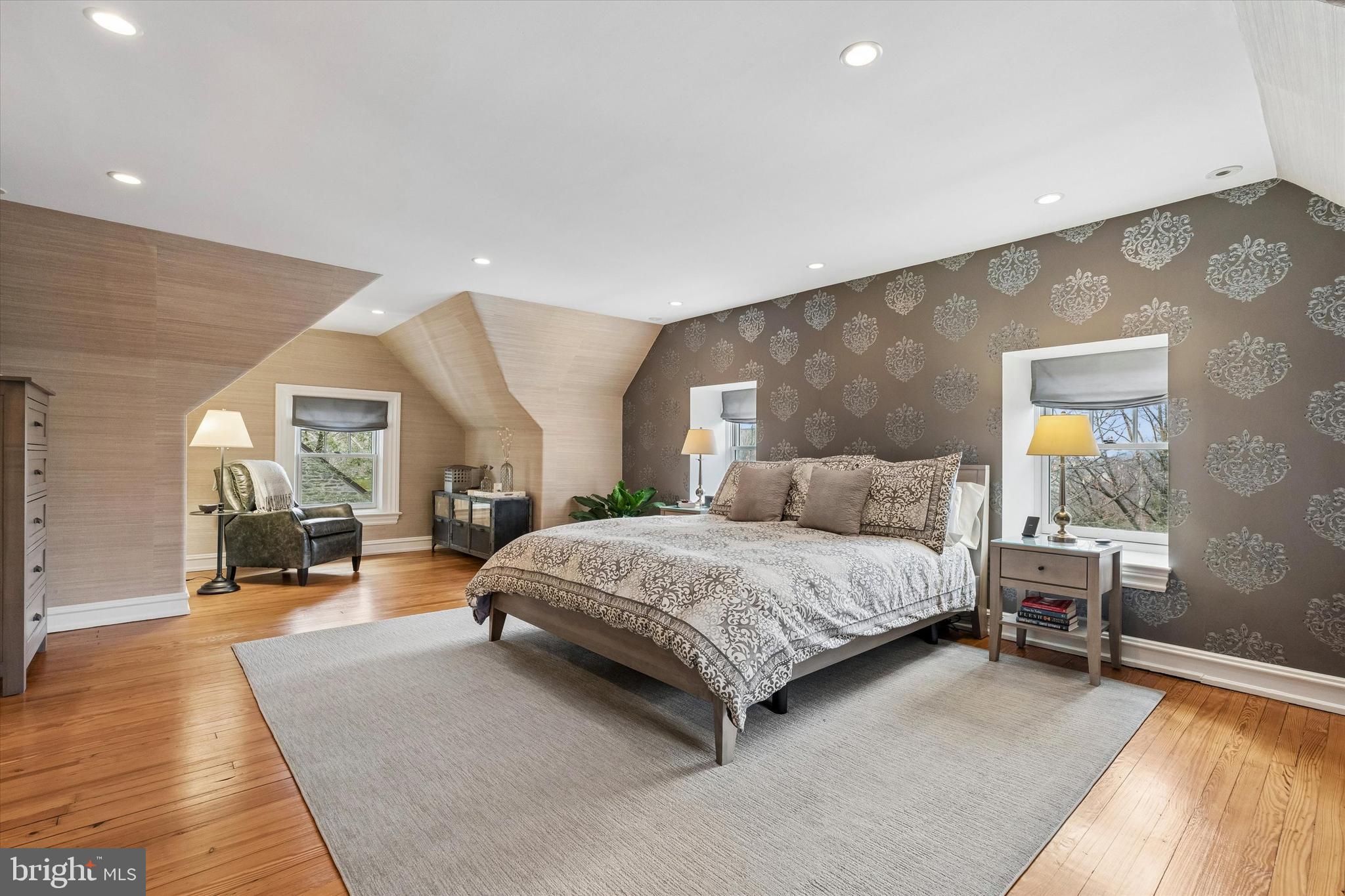 8111 SAINT MARTINS LANE