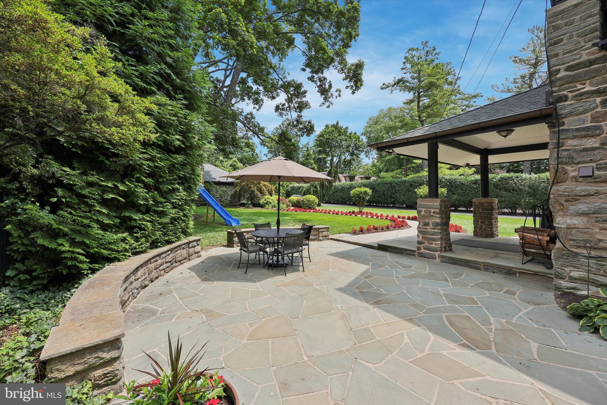 8111 SAINT MARTINS LANE