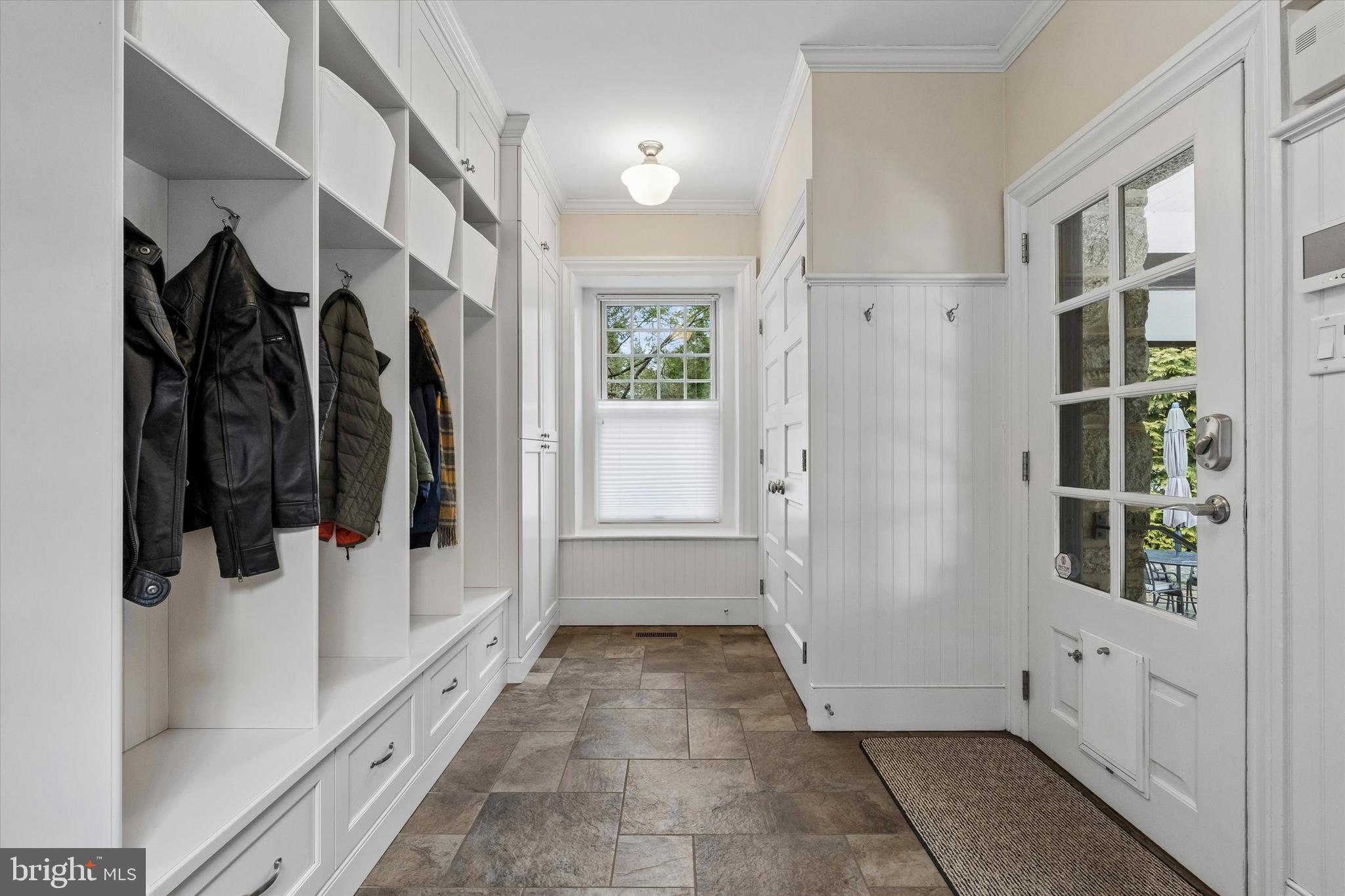 8111 SAINT MARTINS LANE