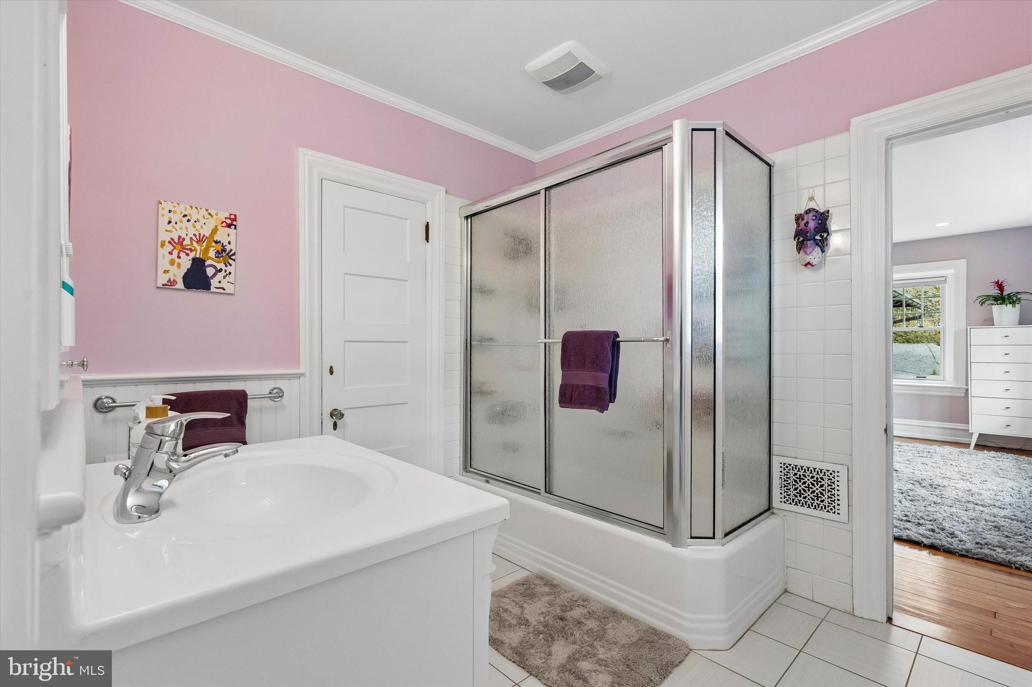 8111 SAINT MARTINS LANE