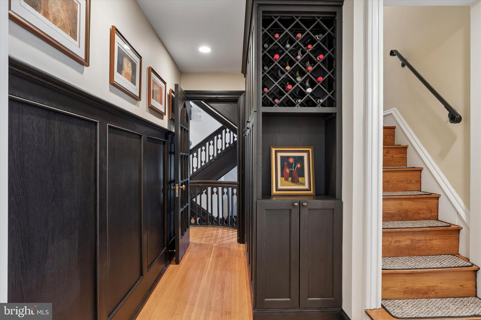 8111 SAINT MARTINS LANE