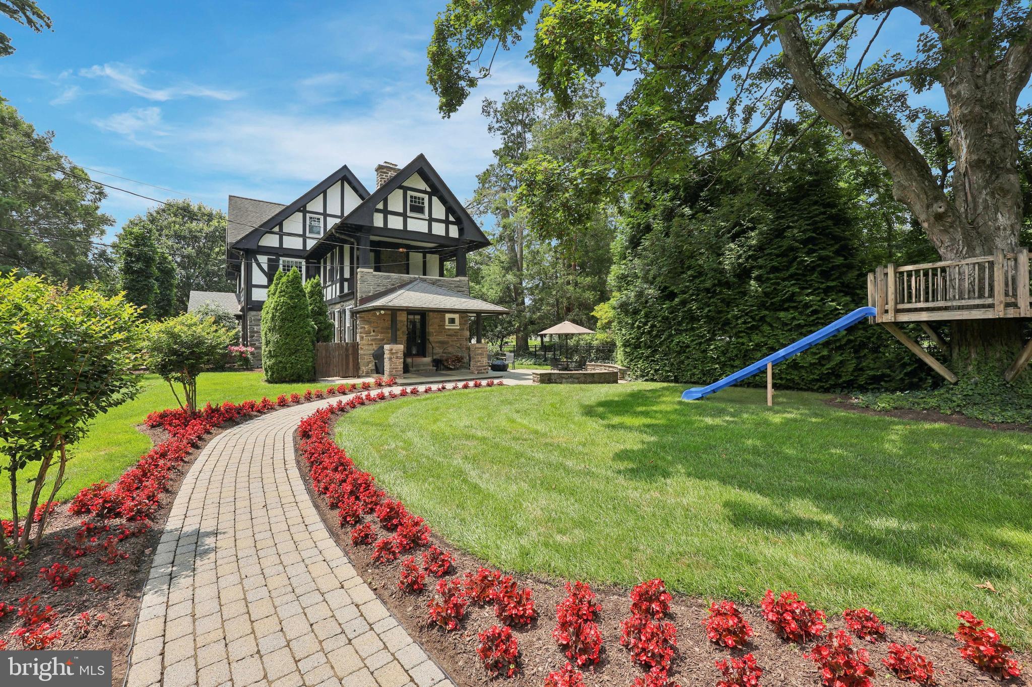 8111 SAINT MARTINS LANE