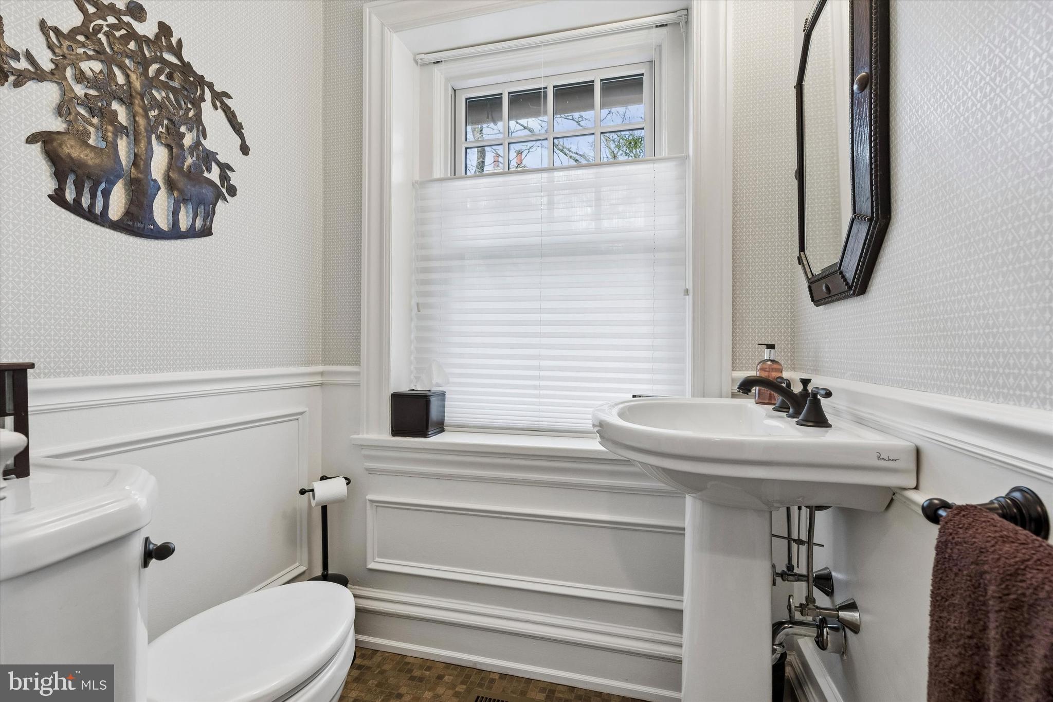 8111 SAINT MARTINS LANE