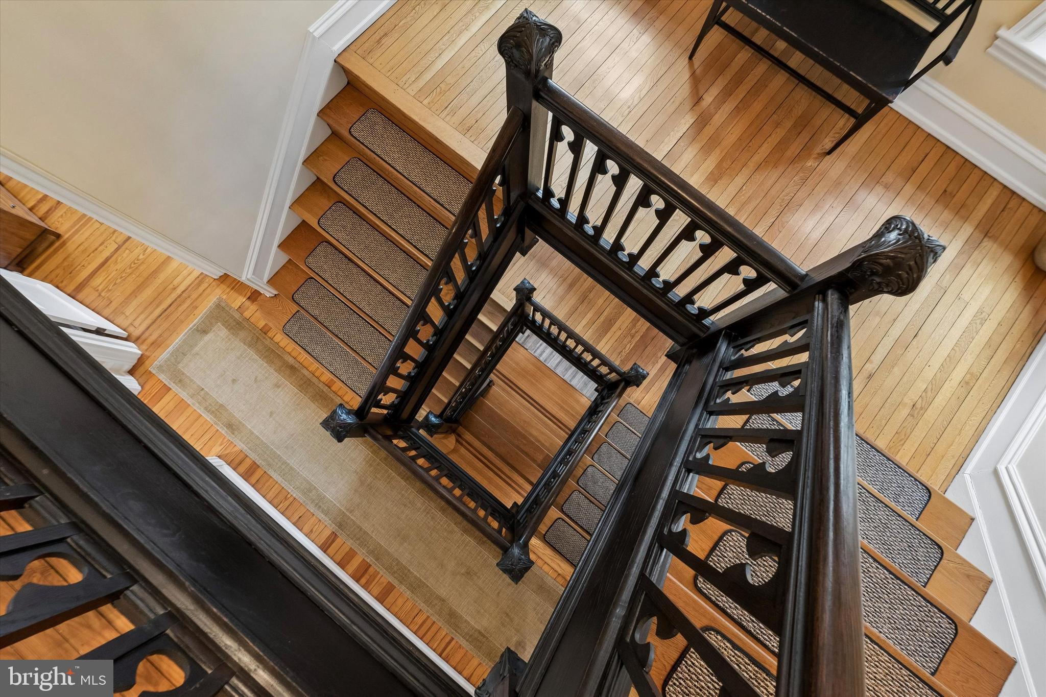 8111 SAINT MARTINS LANE