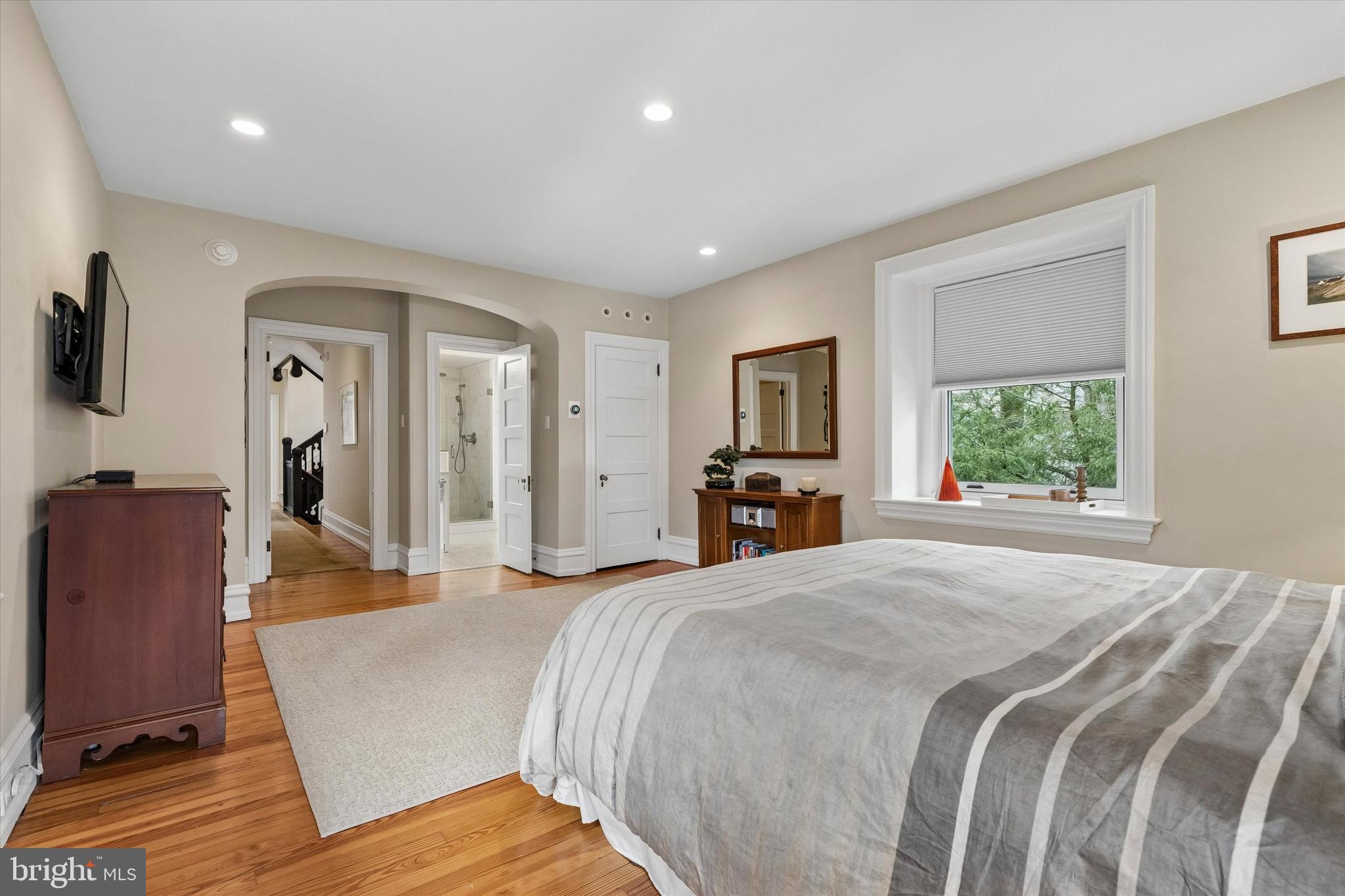 8111 SAINT MARTINS LANE