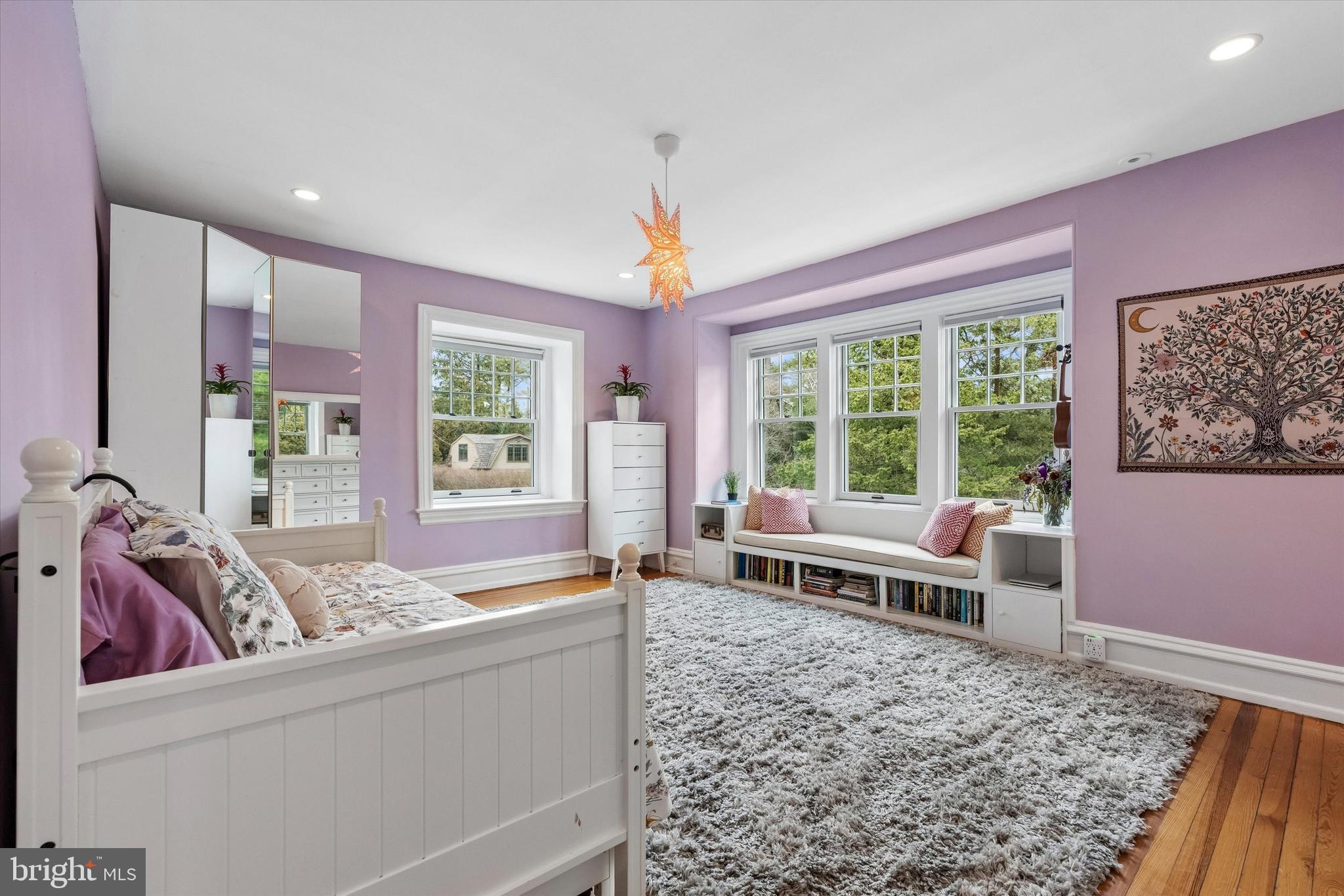 8111 SAINT MARTINS LANE