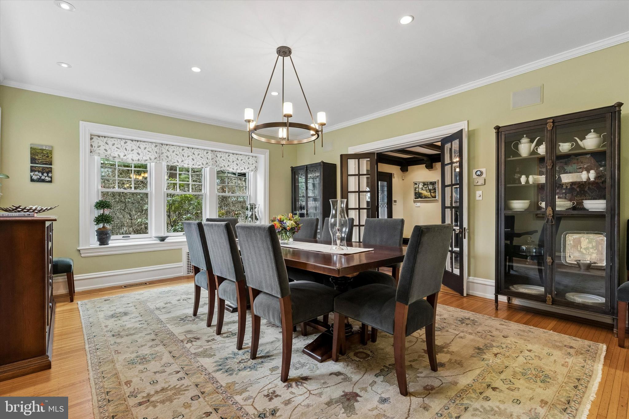 8111 SAINT MARTINS LANE