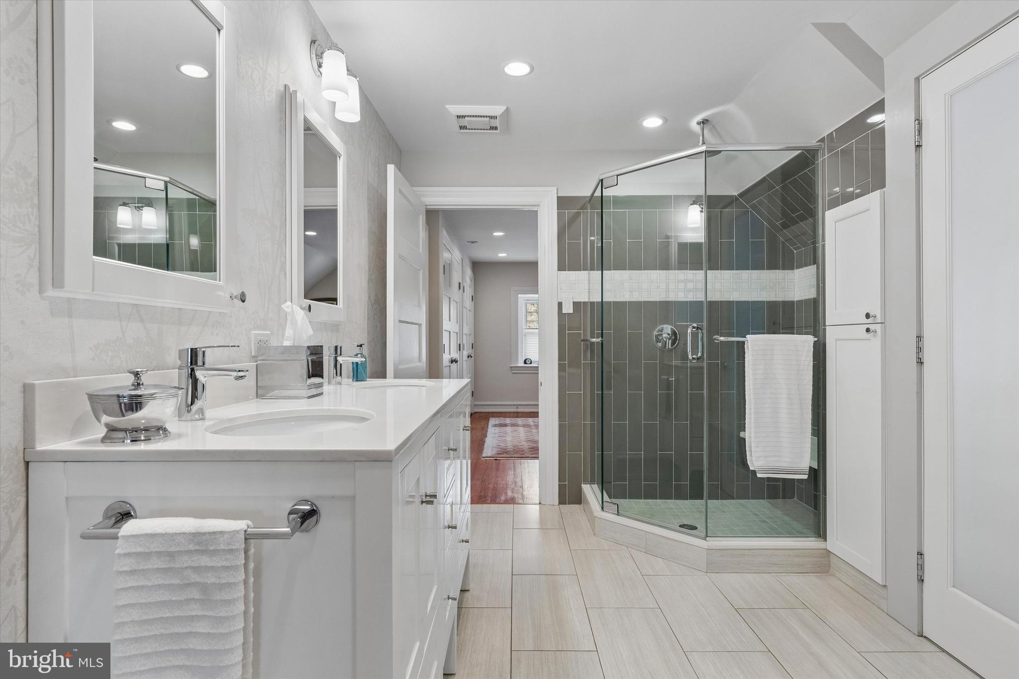 8111 SAINT MARTINS LANE