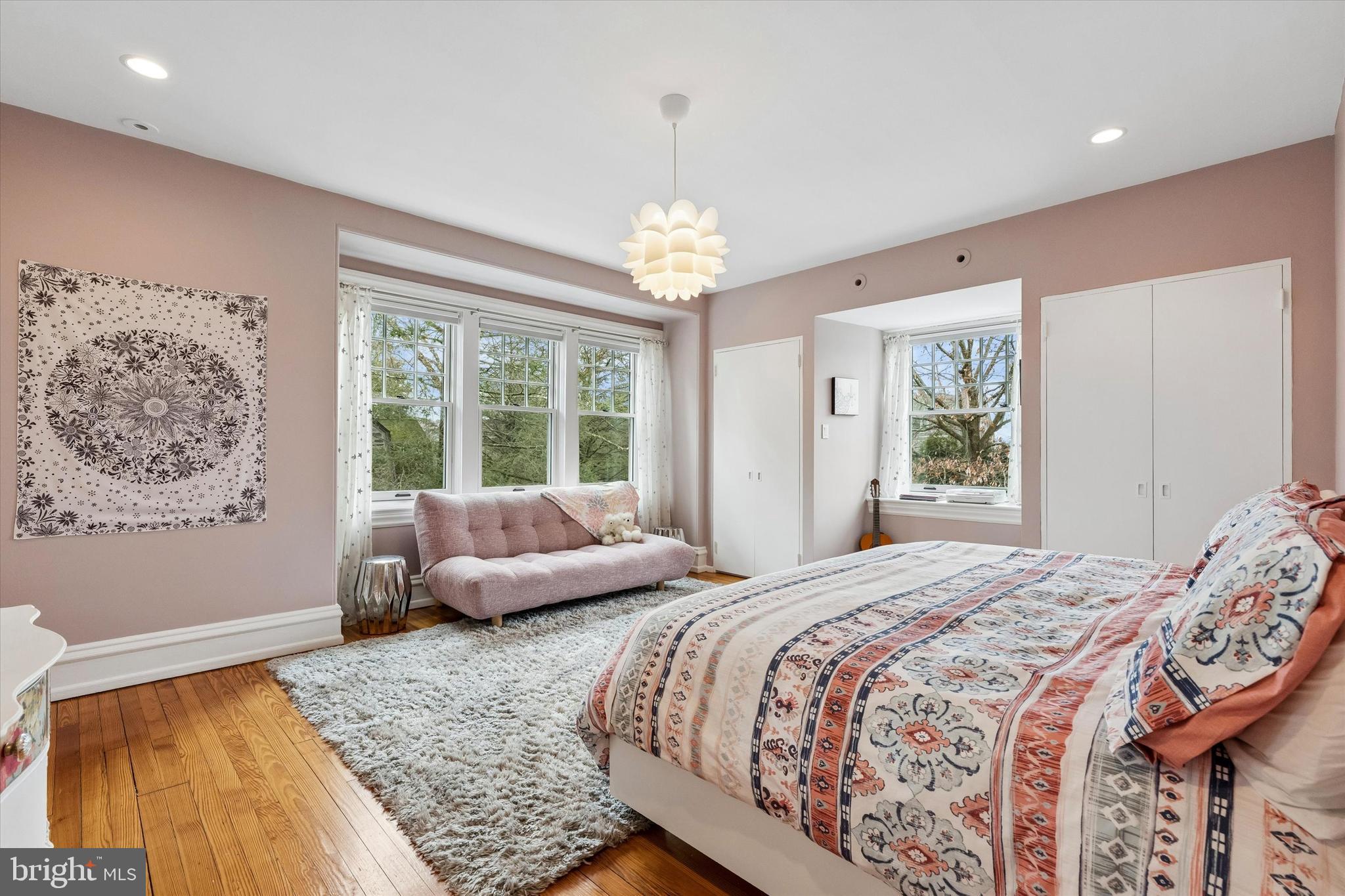 8111 SAINT MARTINS LANE