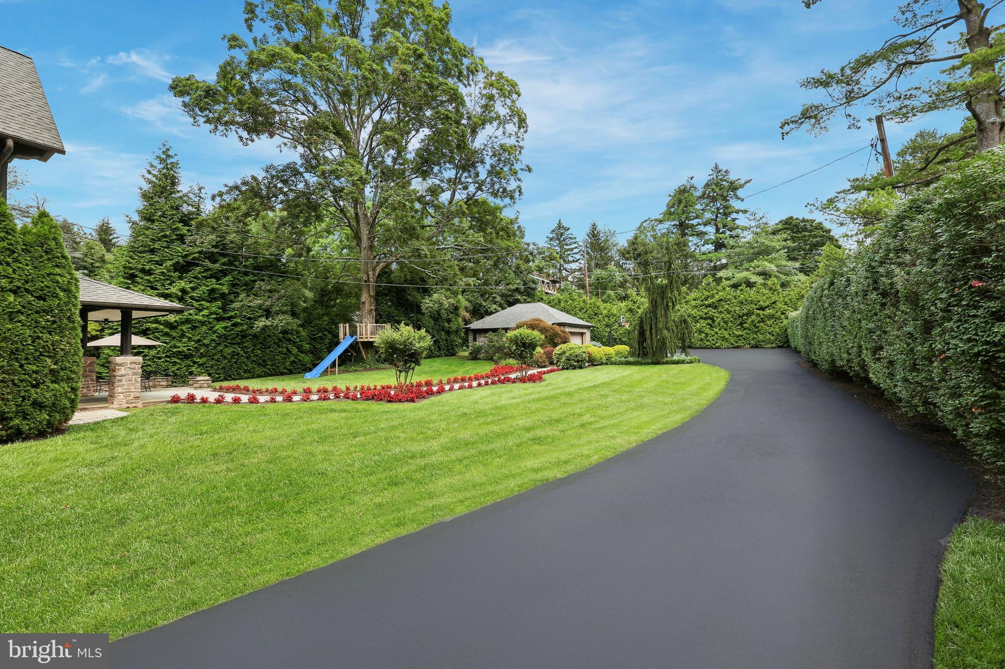 8111 SAINT MARTINS LANE