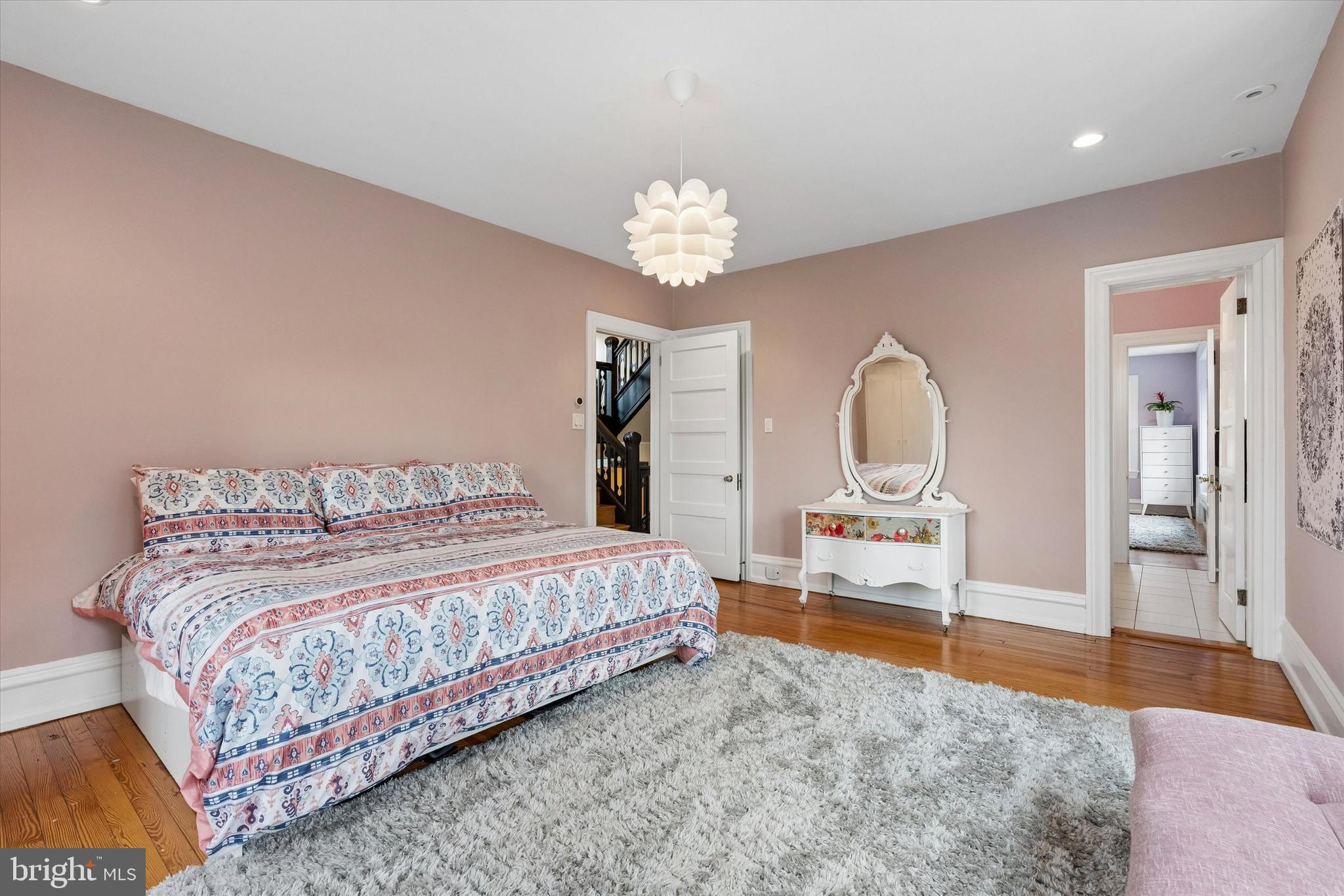 8111 SAINT MARTINS LANE