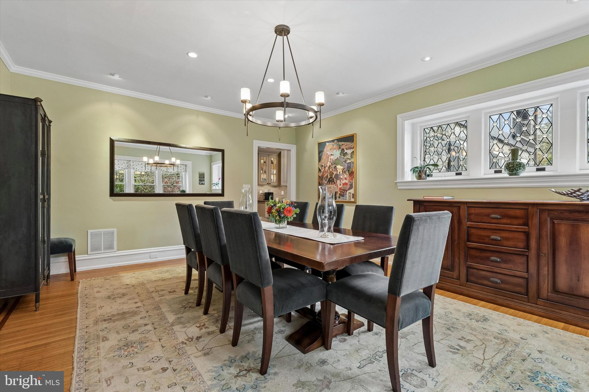 8111 SAINT MARTINS LANE